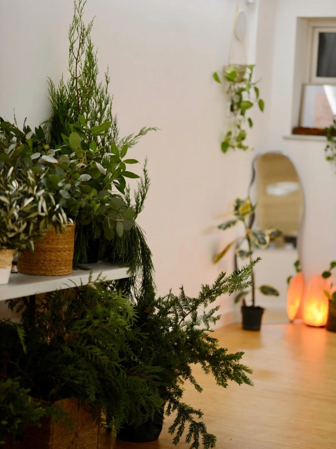 Everyone favourite evening of the year is BACK! Join Sharon for a creative evening of festive fun and leave with a perfect wreath for your door! 
Friday 28th November @ 6pm
DM @grownandforagedgatherings to book your space!