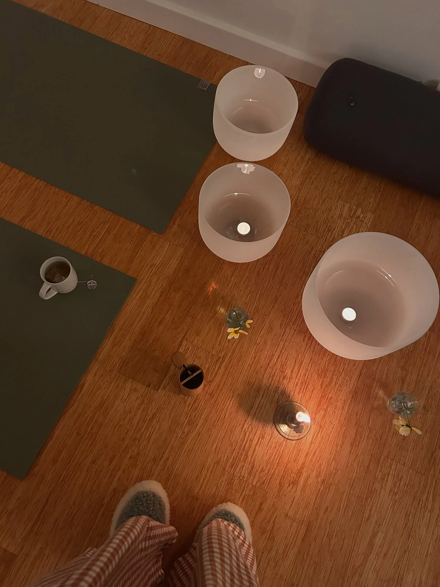 Slippers on&hellip; cup of sleep tea&hellip; candles lit! What more could you want? Come and get cosy tomorrow evening at 6pm and rest with some dreamy sound ☁️