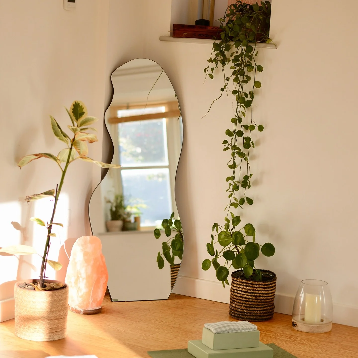 Behind the scenes at g&amp;g recently&hellip; full classes have been bringing me so much joy! A huge thank you to @tashyogaspace for a wonderful MFR workshop on Friday night and the gals from @this___house for a magical mark making workshop last week