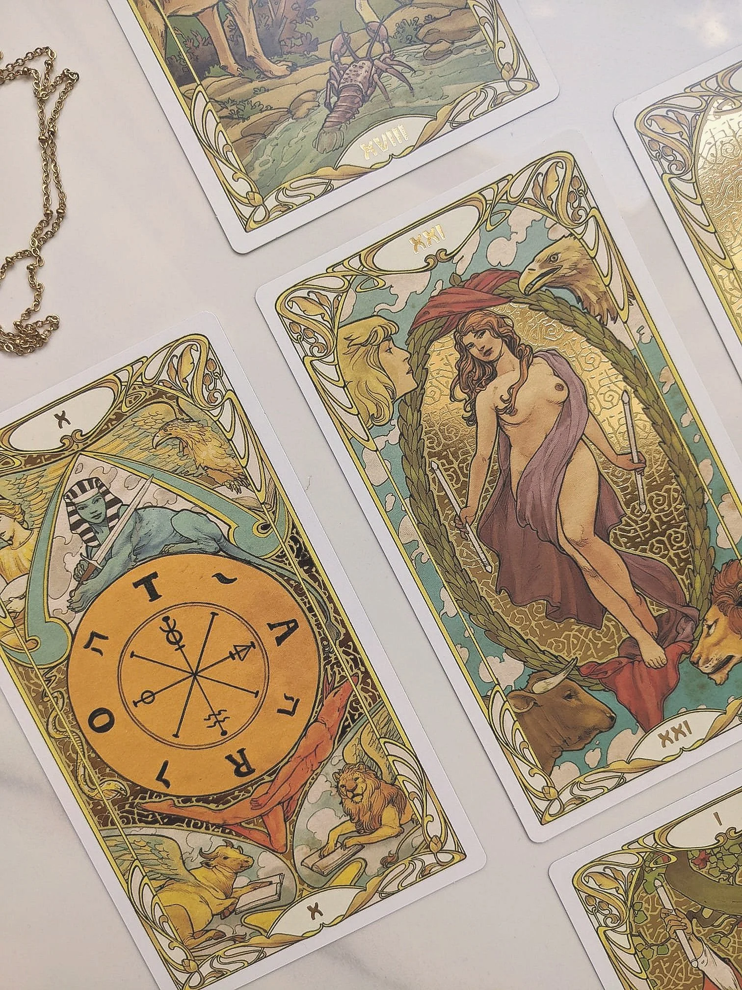 TAROT-Jahresausblick 2025: Die nackte [R]Evolution &amp; Big Tit Energy