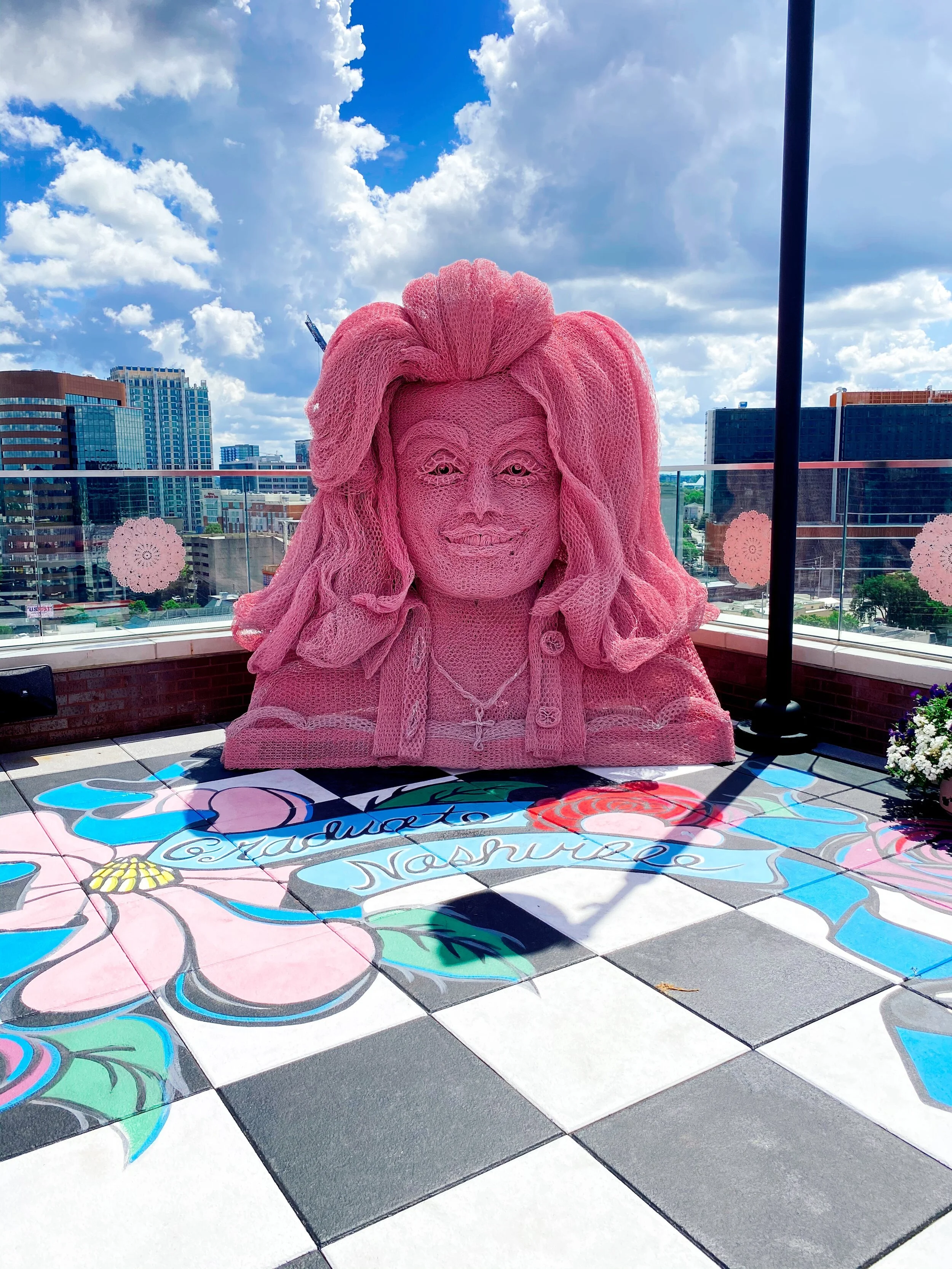 Dolly Party, The Queen Of Country