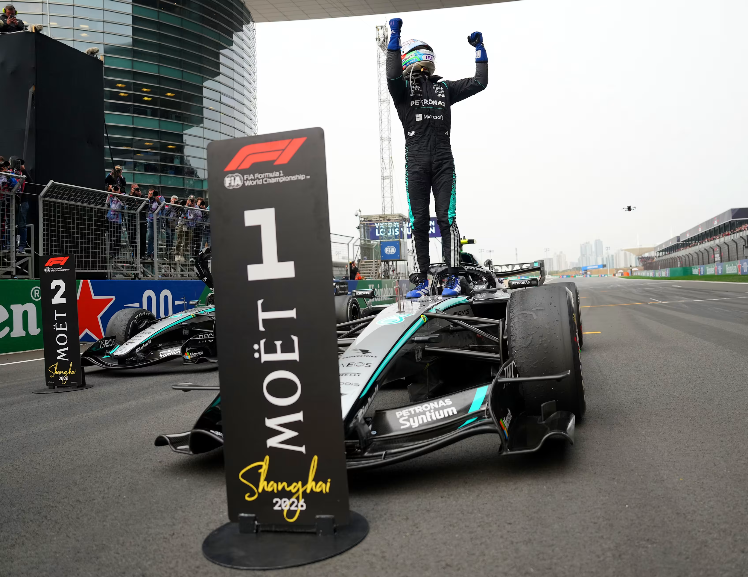 Antonelli conquista primeira vitória na F1 no GP da China e Hamilton garante primeiro pódio com a Ferrari