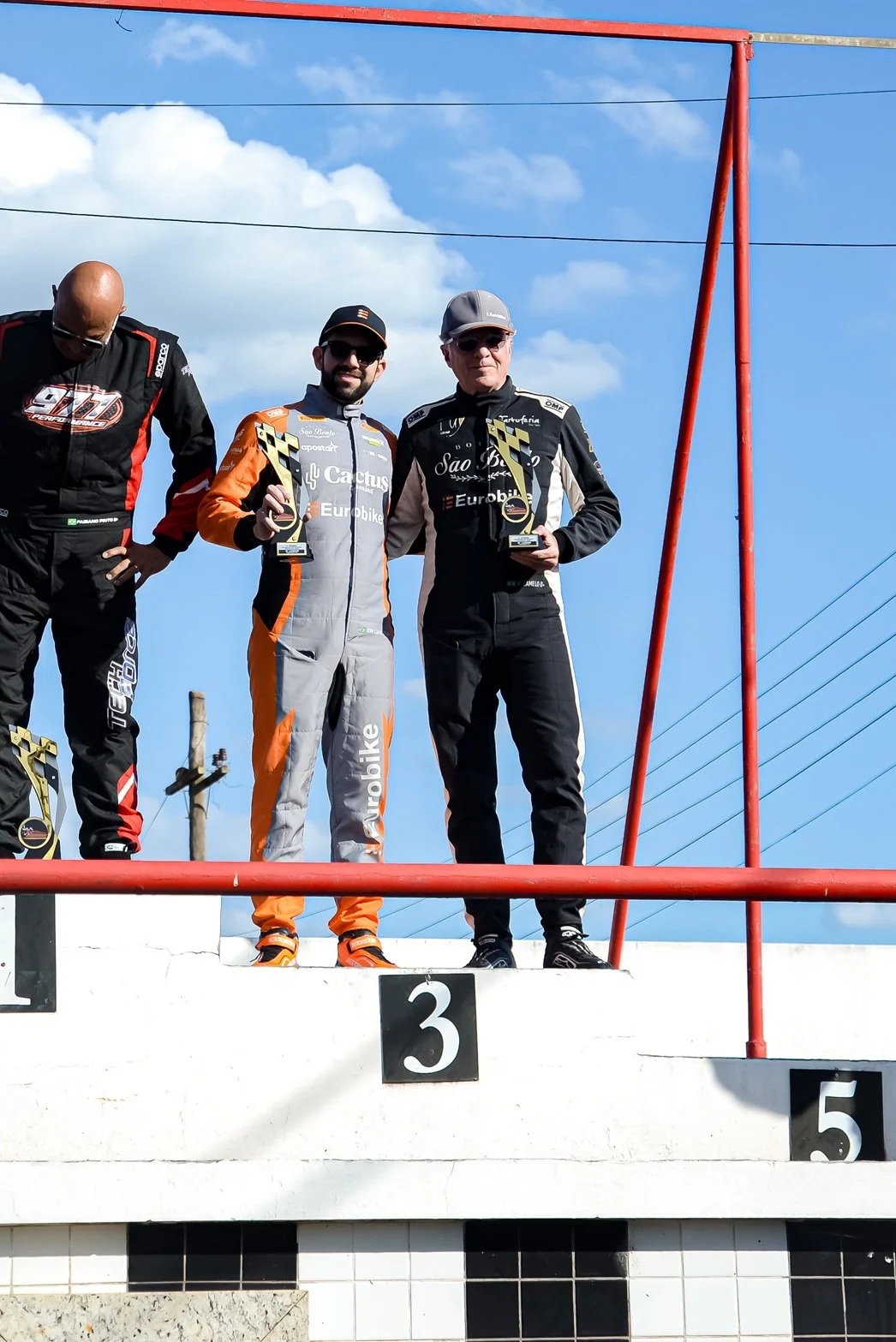 Podio-GT1- Kim-Ronaldo Camelo-Enzo.JPG