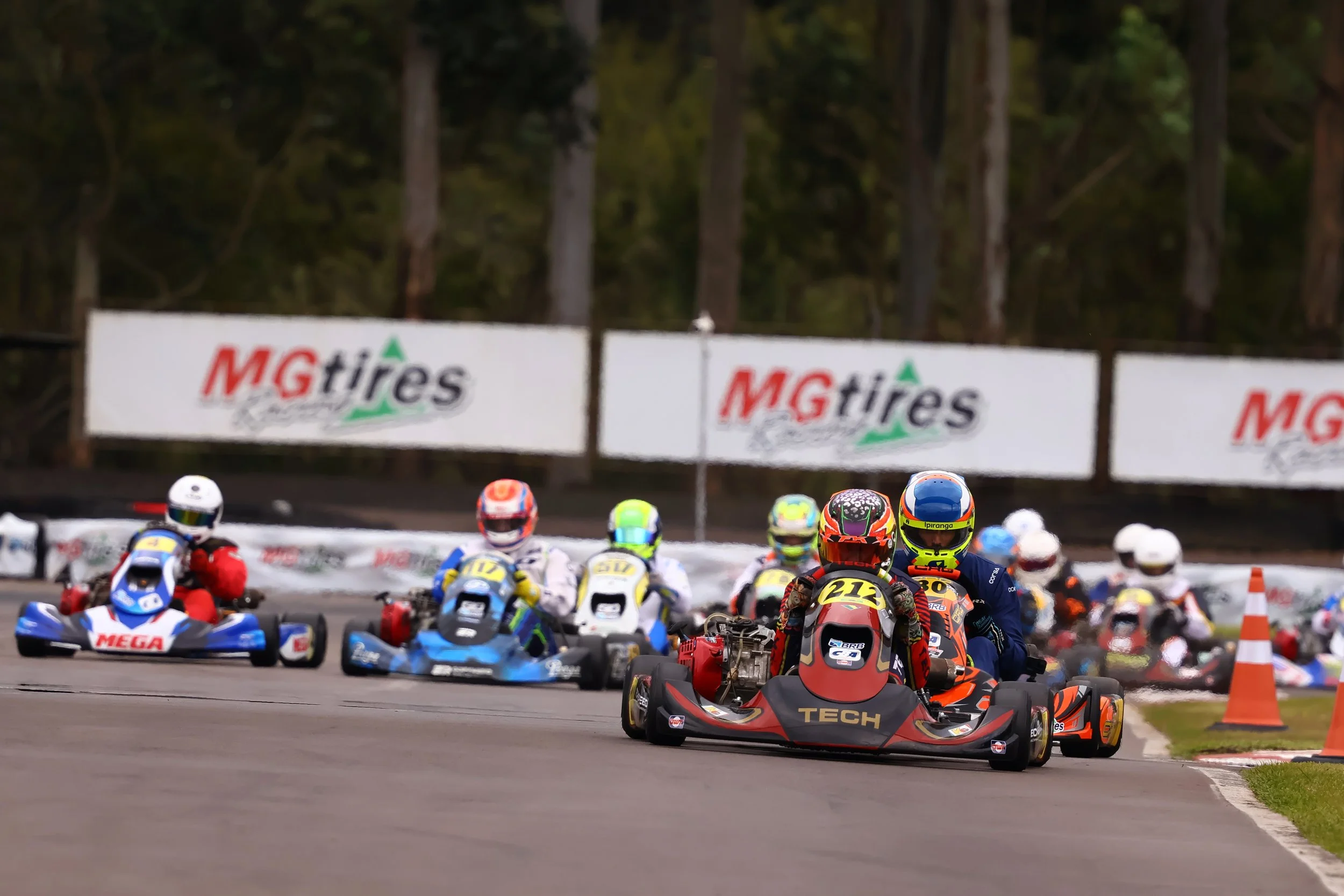 465937_1204005_1_largada_f4_200.jpeg