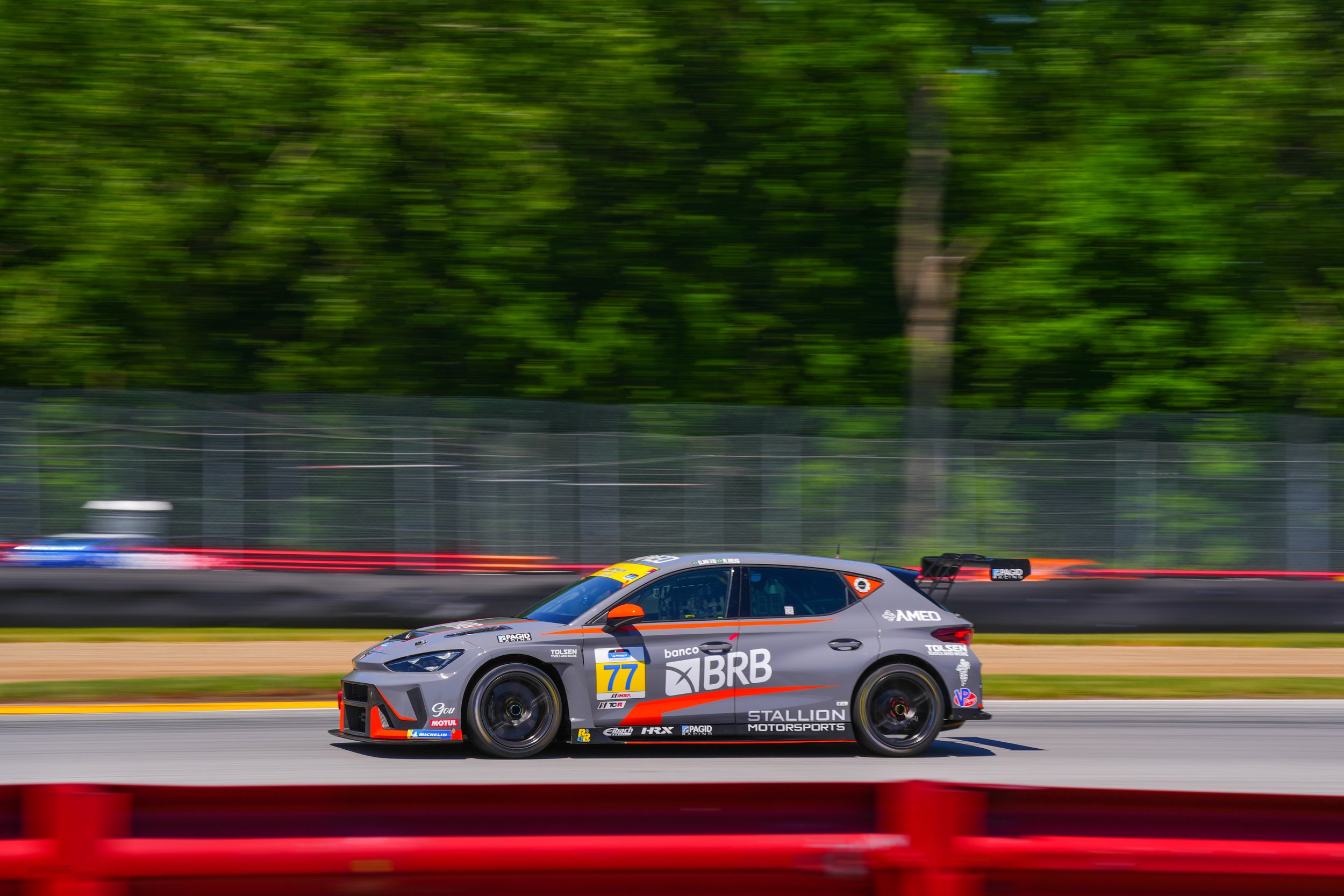 Celso Neto e Raphael Reis conquistam Top-5 na IMSA Michelin Pilot Challenge em 4 horas de prova