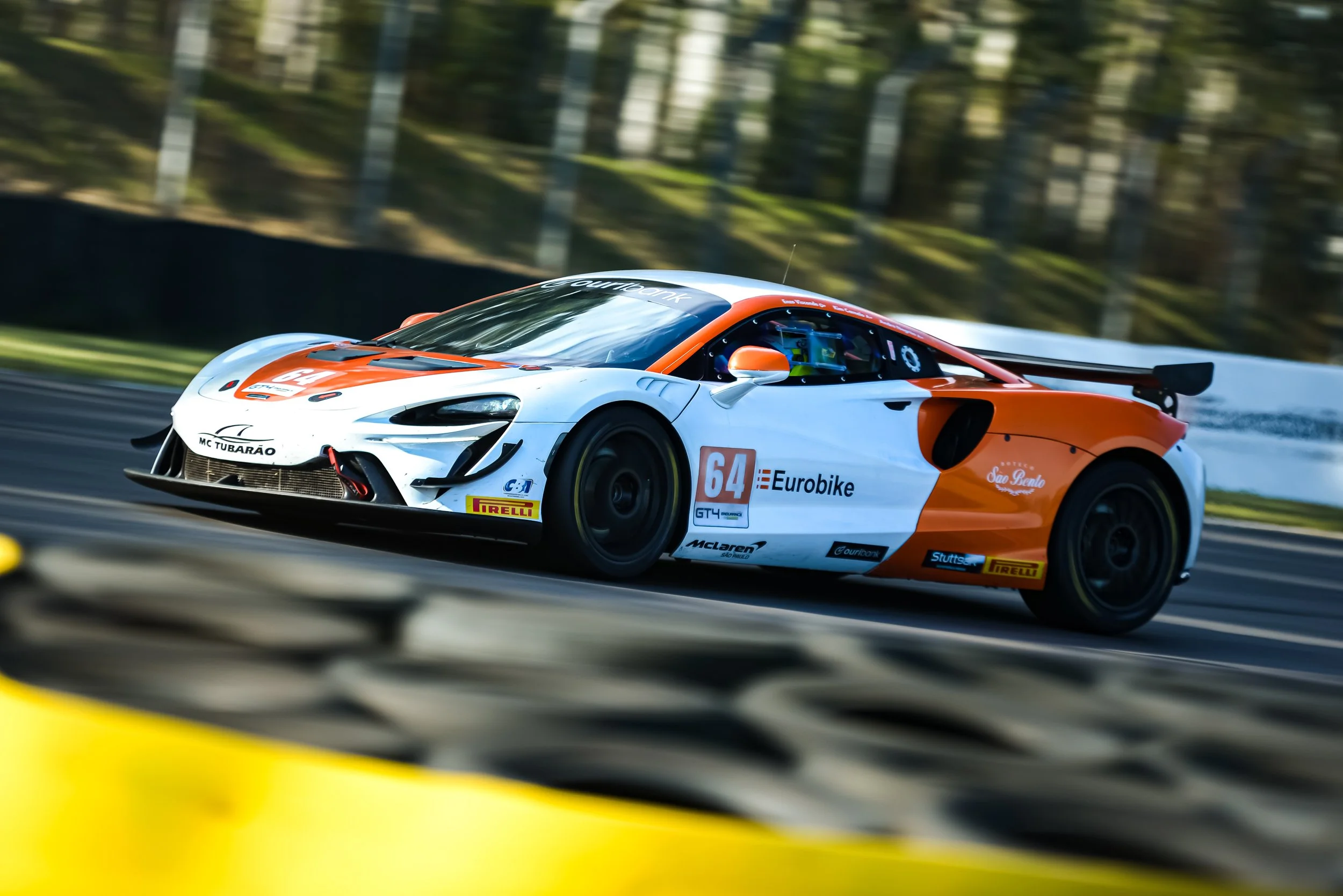 MC Tubarão e Eurobike sobem no pódio no Velopark e seguem na liderança da GT4 no Endurance Brasil