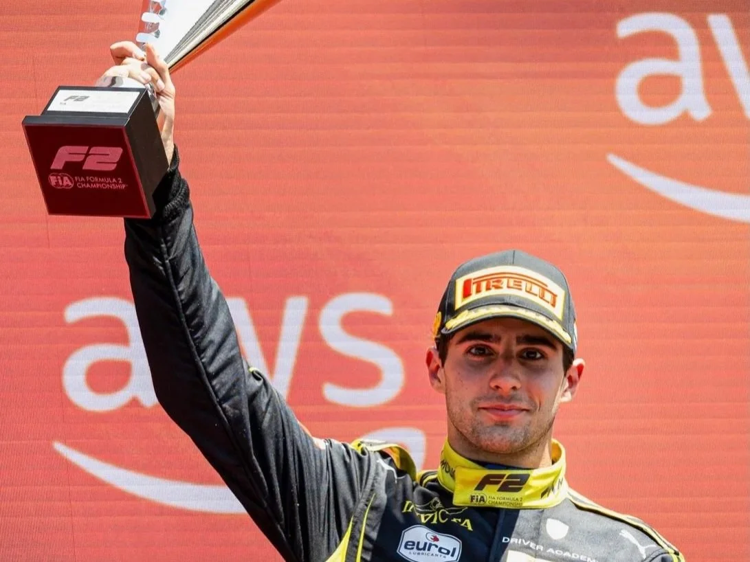 Rafael Câmara sobe no pódio na Hungria e se aproxima dos líderes da F2
