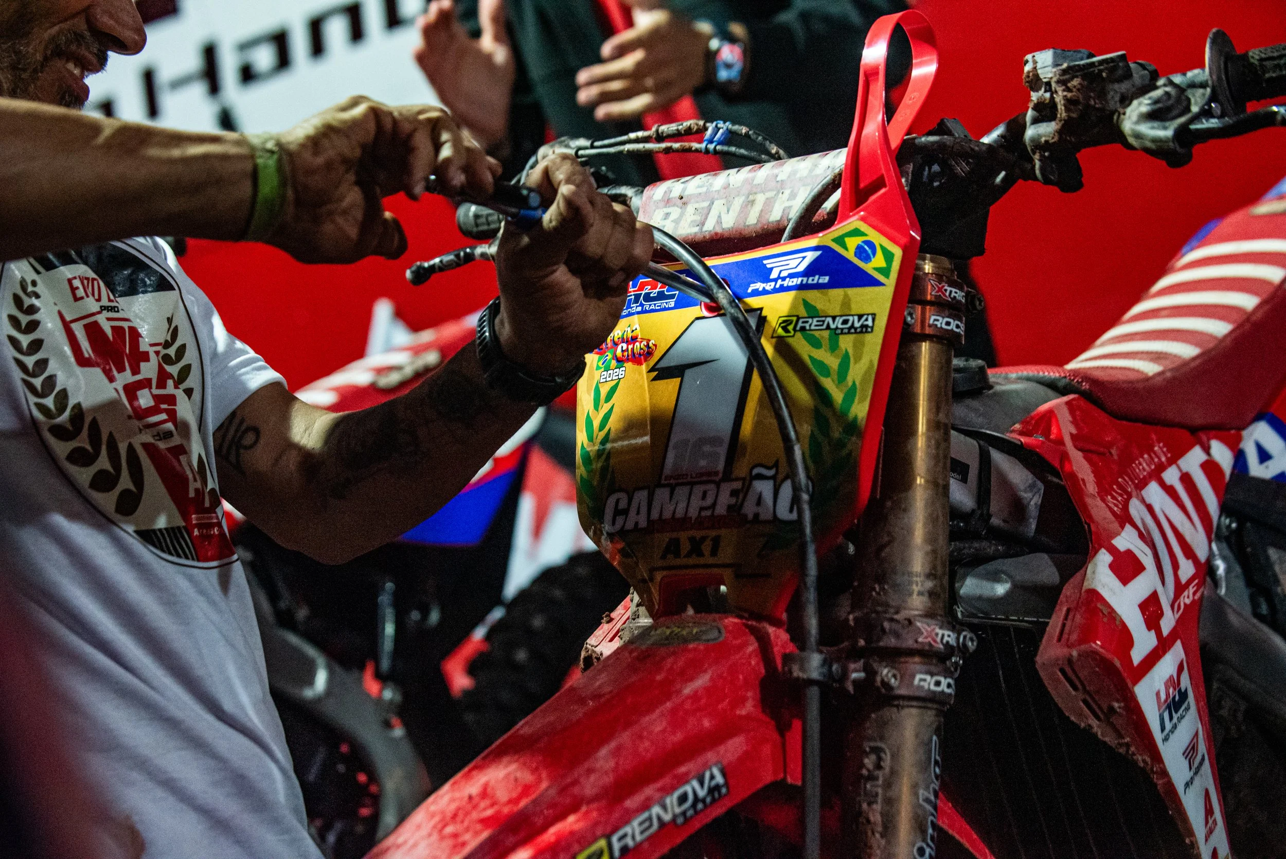 EnzoLopes_HondaRacing_MX1GPBrasil_credito-GabiAlmeida_MundoPress_9770.jpg