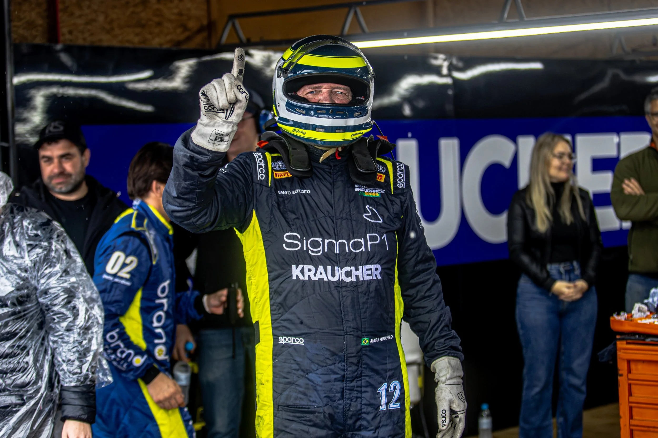 Debaixo de chuva, Jindra Kraucher vence etapa do Gaúcho de Endurance no FuelTech Velopark