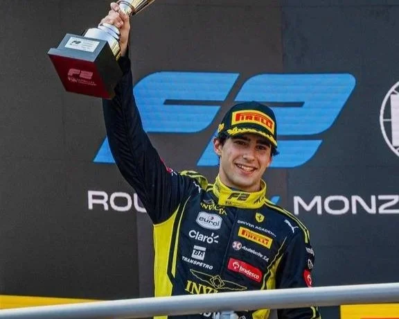Rafael Câmara sobe ao pódio em Monza e encurta distância para a liderança da F2