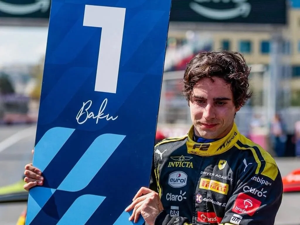Rafael Câmara conquista vitória em Baku e consolida liderança da Fórmula 2