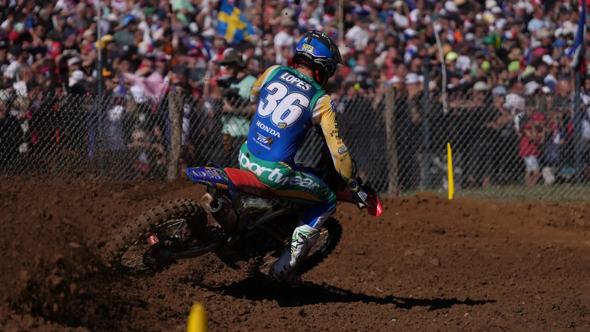 EnzoLopes_HondaRacing_MXdasNacoes2026_Domingo_Credito_ShowRadical_MundoPress_DSC00473-scaled.webp