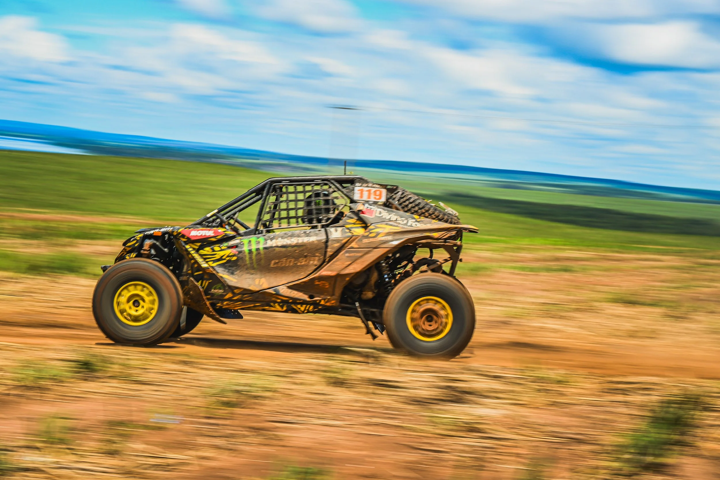 Rally Poeira 2026: Nicolas Rodriguez e Bruno Varela vencem nas motos e nos UTVs