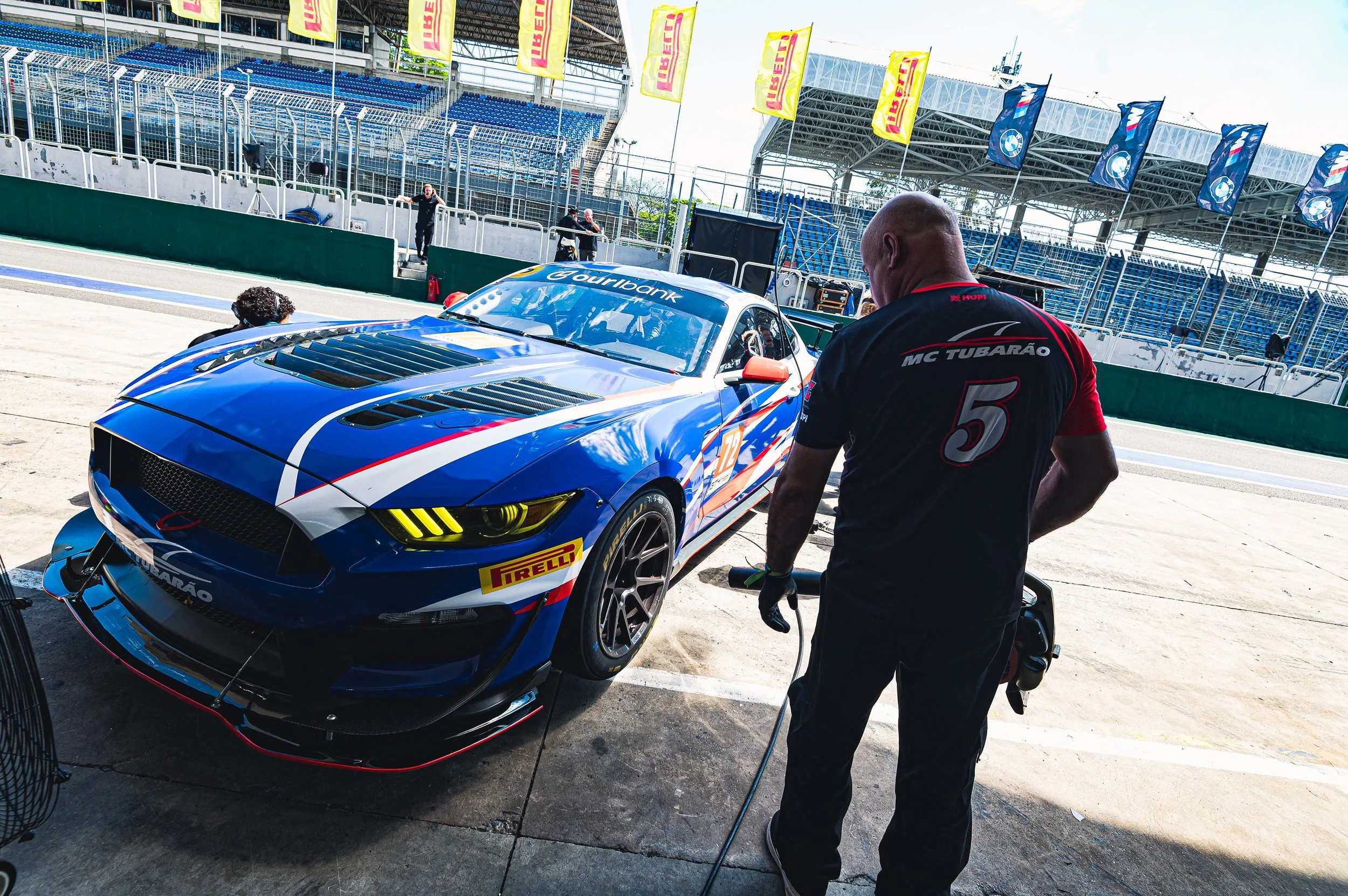 Mustang72.jpg