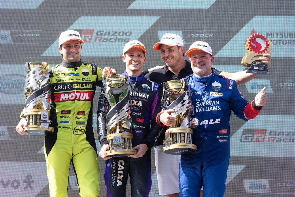 Guilherme Salas segura Piquet e vence a principal da BRB Stock Pro Series