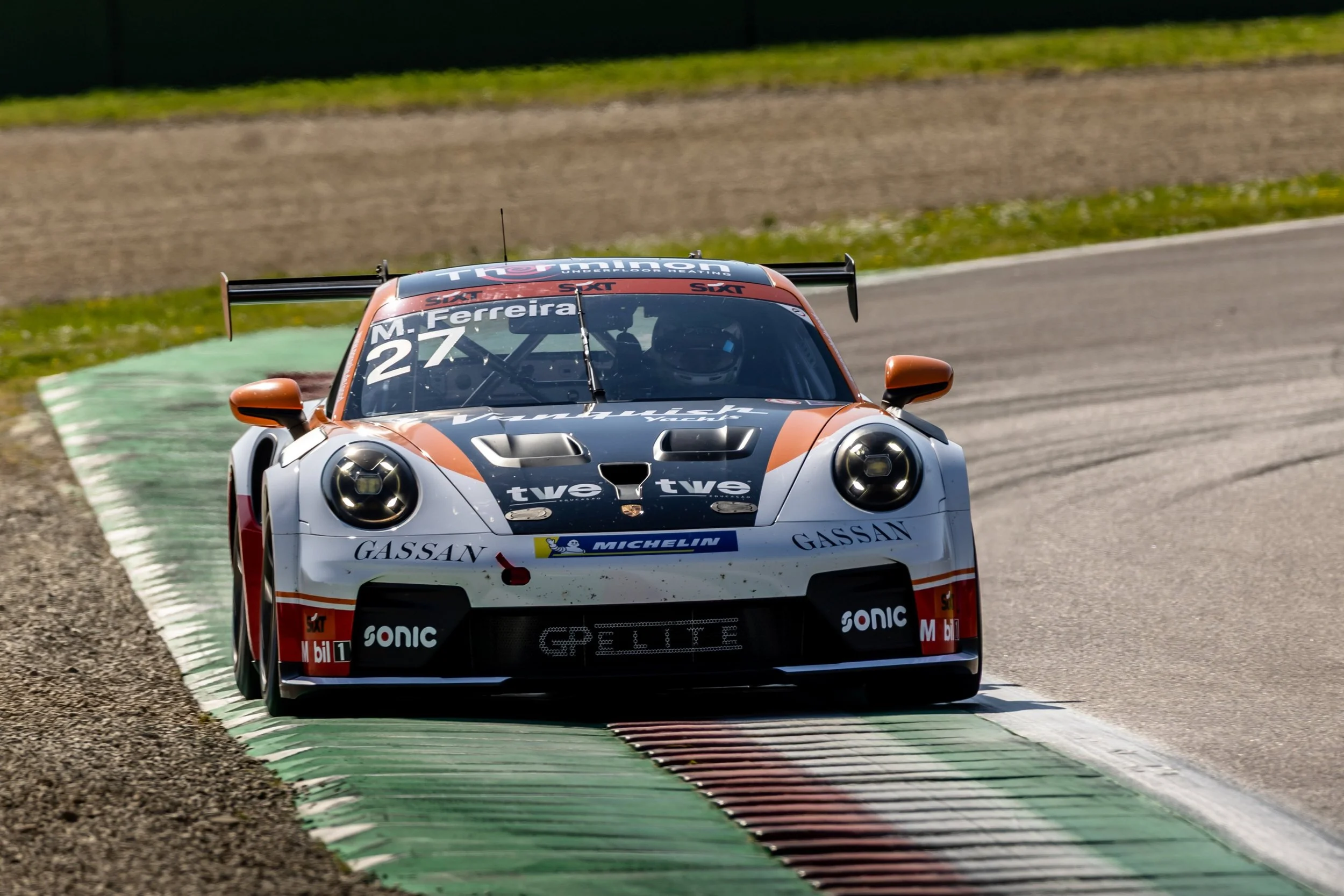 Após testes na Porsche Supercup, Matheus Ferreira mira pódio na Porsche Cup Alemã em Spa