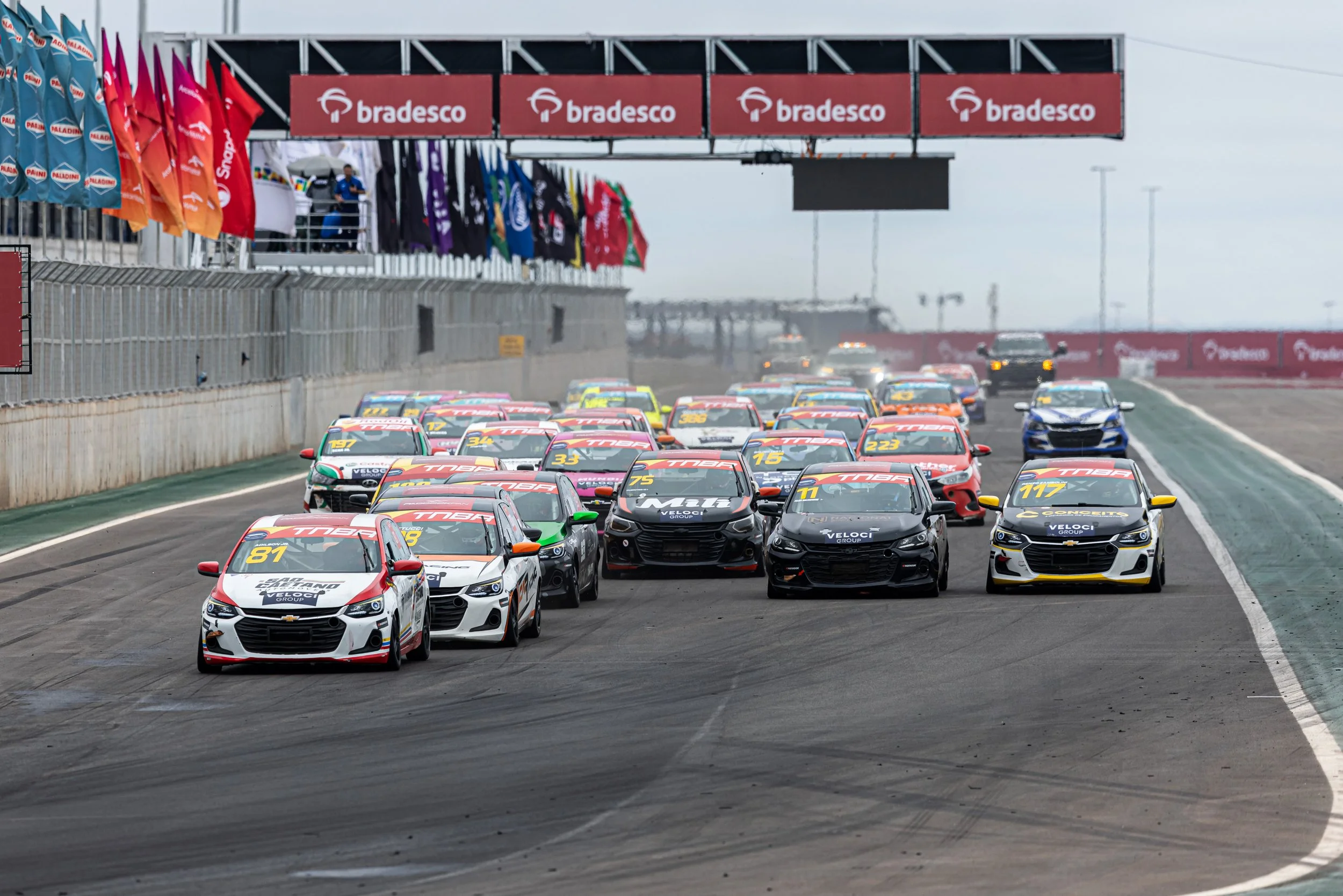 Com pilotos da Stock Pro, Turismo Nacional disputa corrida de endurance no Sul