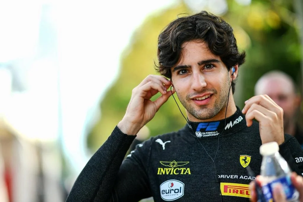Rafael Câmara larga entre os cinco melhores nas duas provas principais da F2 em Baku