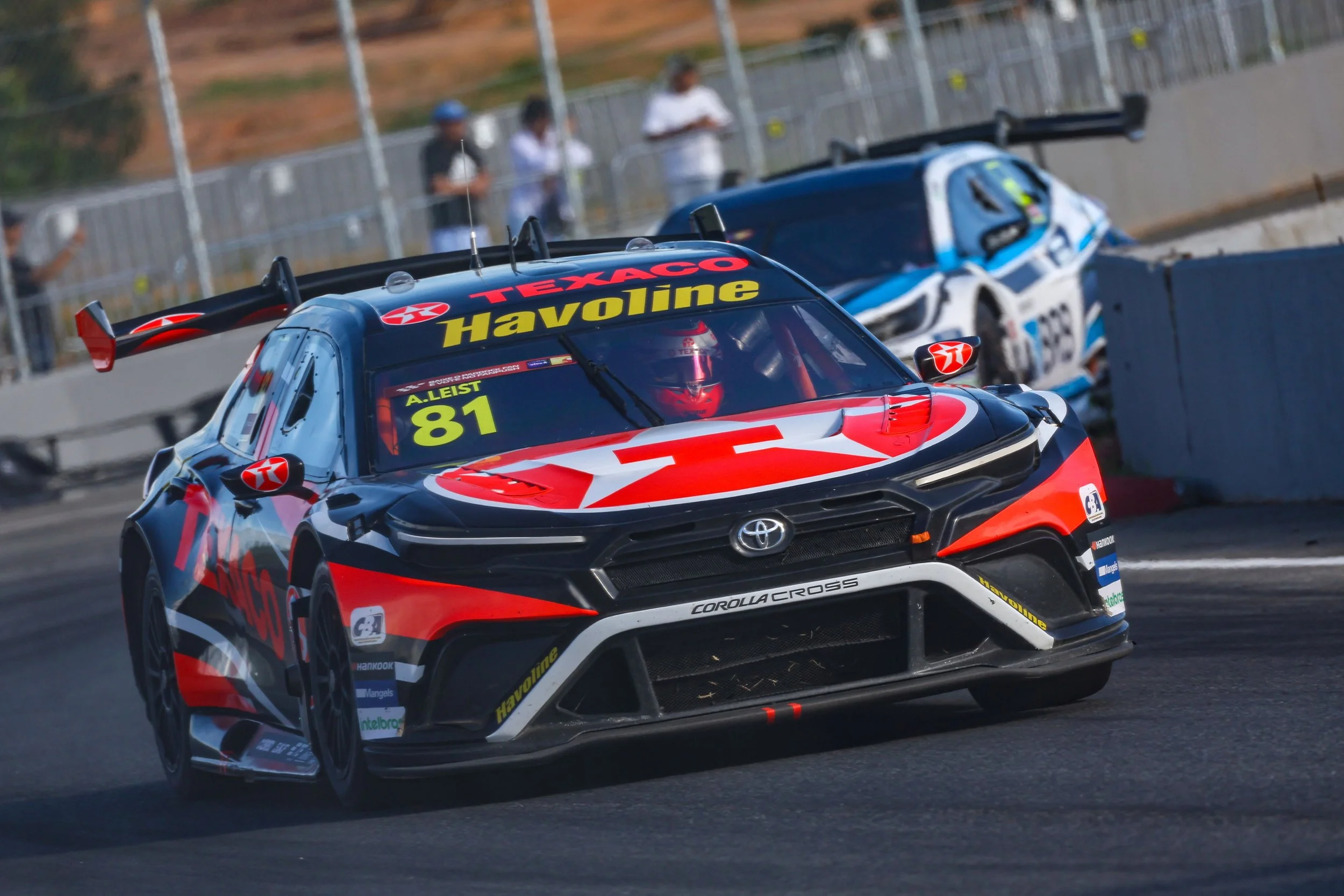 Arthur Leist salva pontos na corrida Principal na abertura da Stock Car em Curvelo
