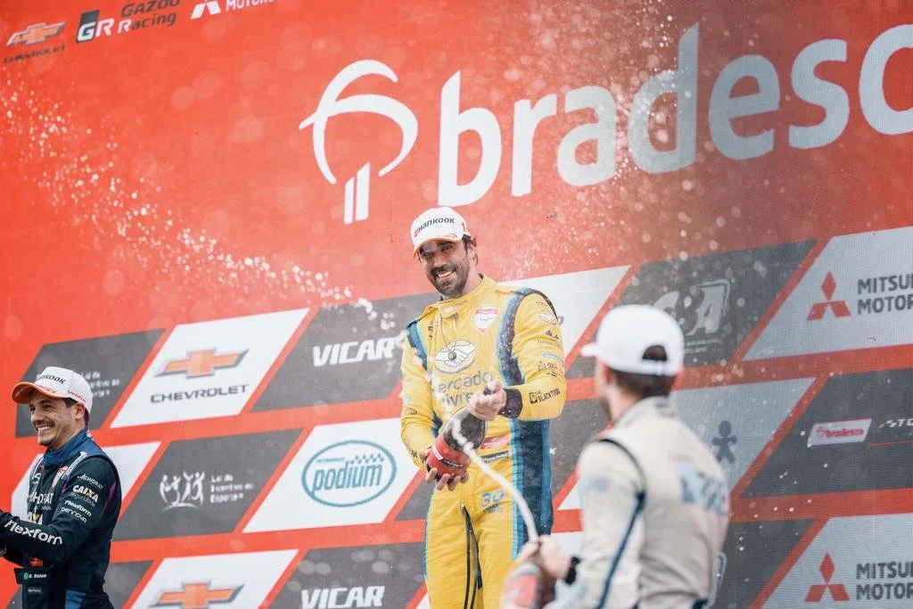 César Ramos segura Salas na última volta e vence corrida tensa em Curvelo