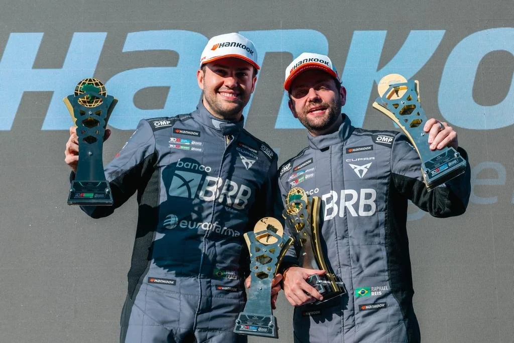 Em prova estratégia, Reis e Fraga vencem o Super Challenge Interlagos no TCR Brasil
