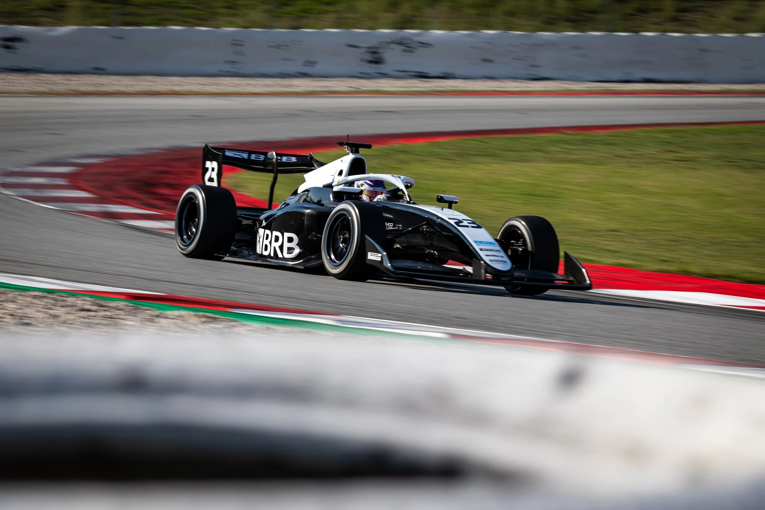 Pedro Clerot acelera em testes de pré-temporada da F3 em Barcelona com a Rodin