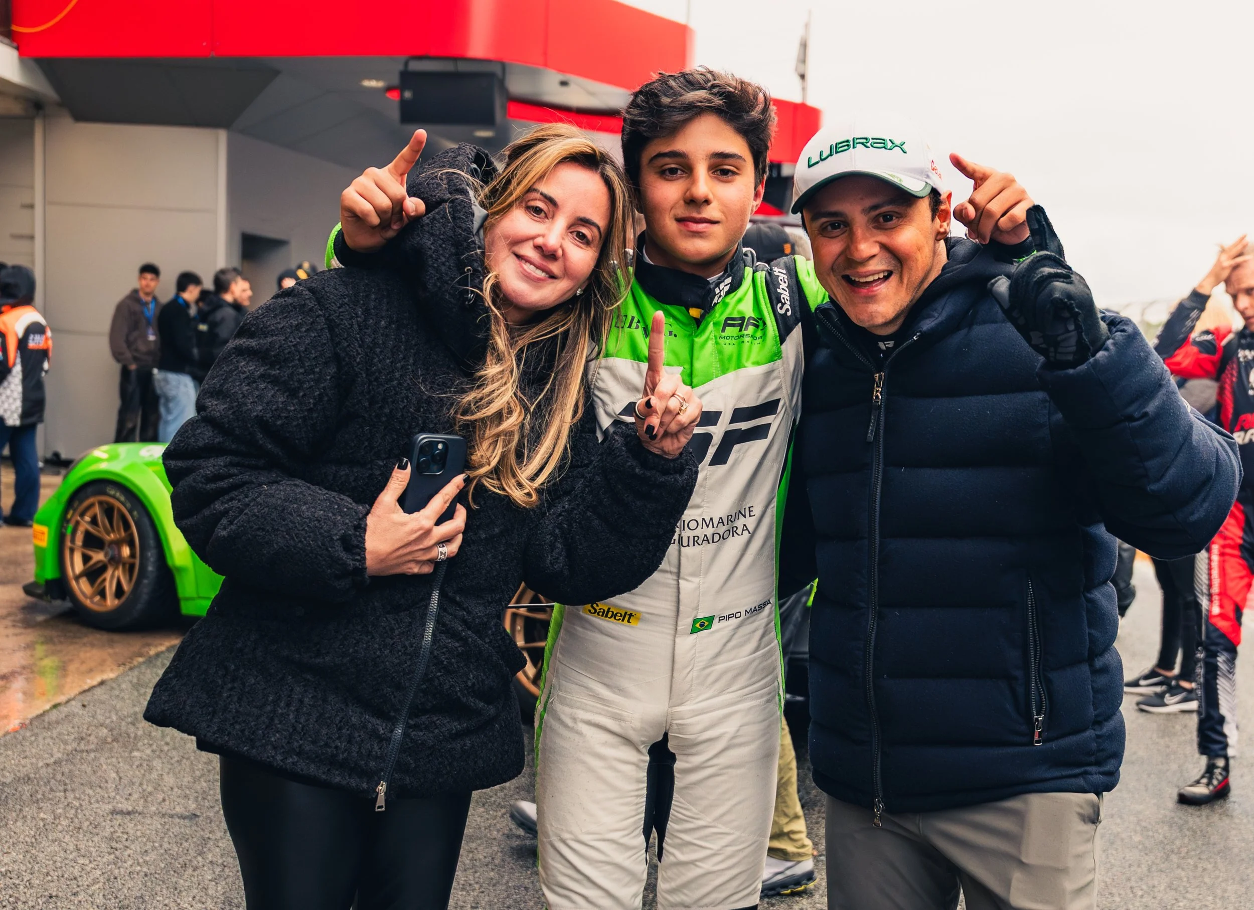 Família Massa se separa pela primeira vez: Felipe vai para a Stock Car e Pipo para a Porsche Cup