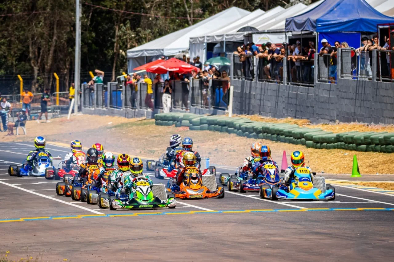 V11 Cup define campeões da temporada 2025 neste domingo na V11 Arena Kart