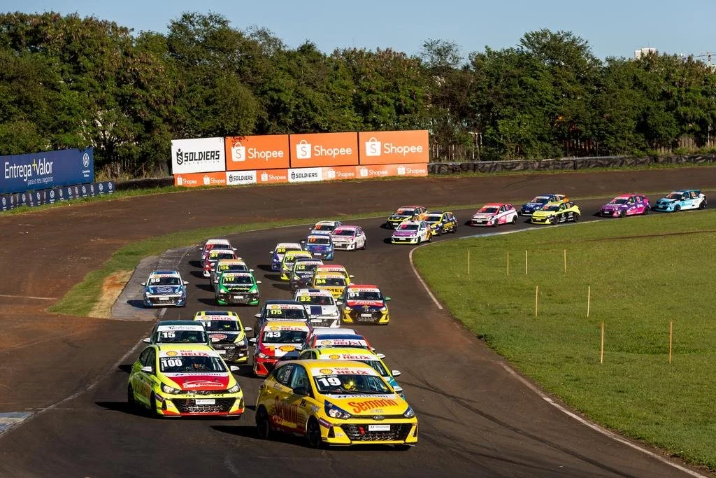 Copa Hyundai HB20 estreia Edição Platinum com três etapas e formatos diferentes de corrida