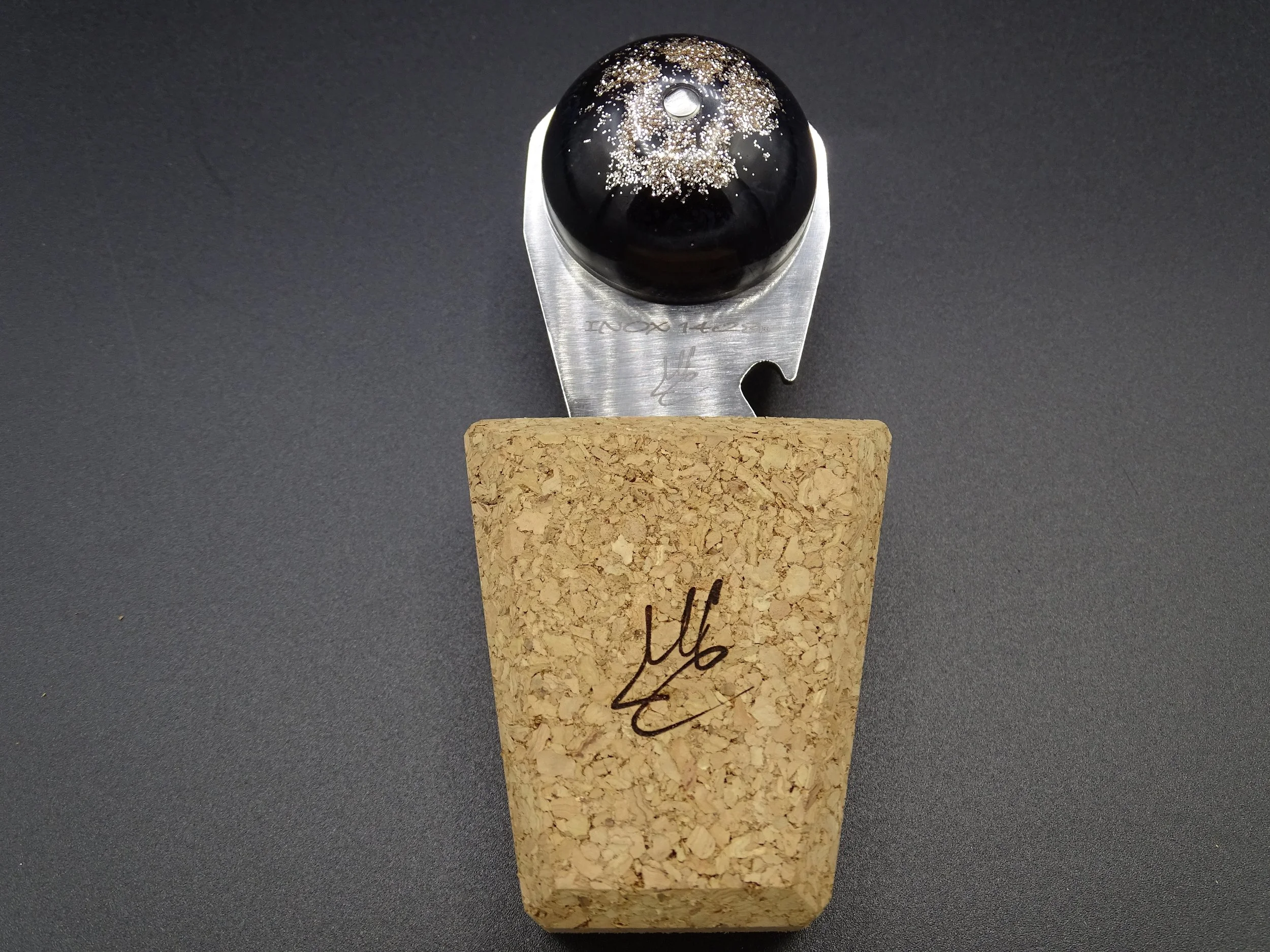 Couteau à huître avec décapsuleur