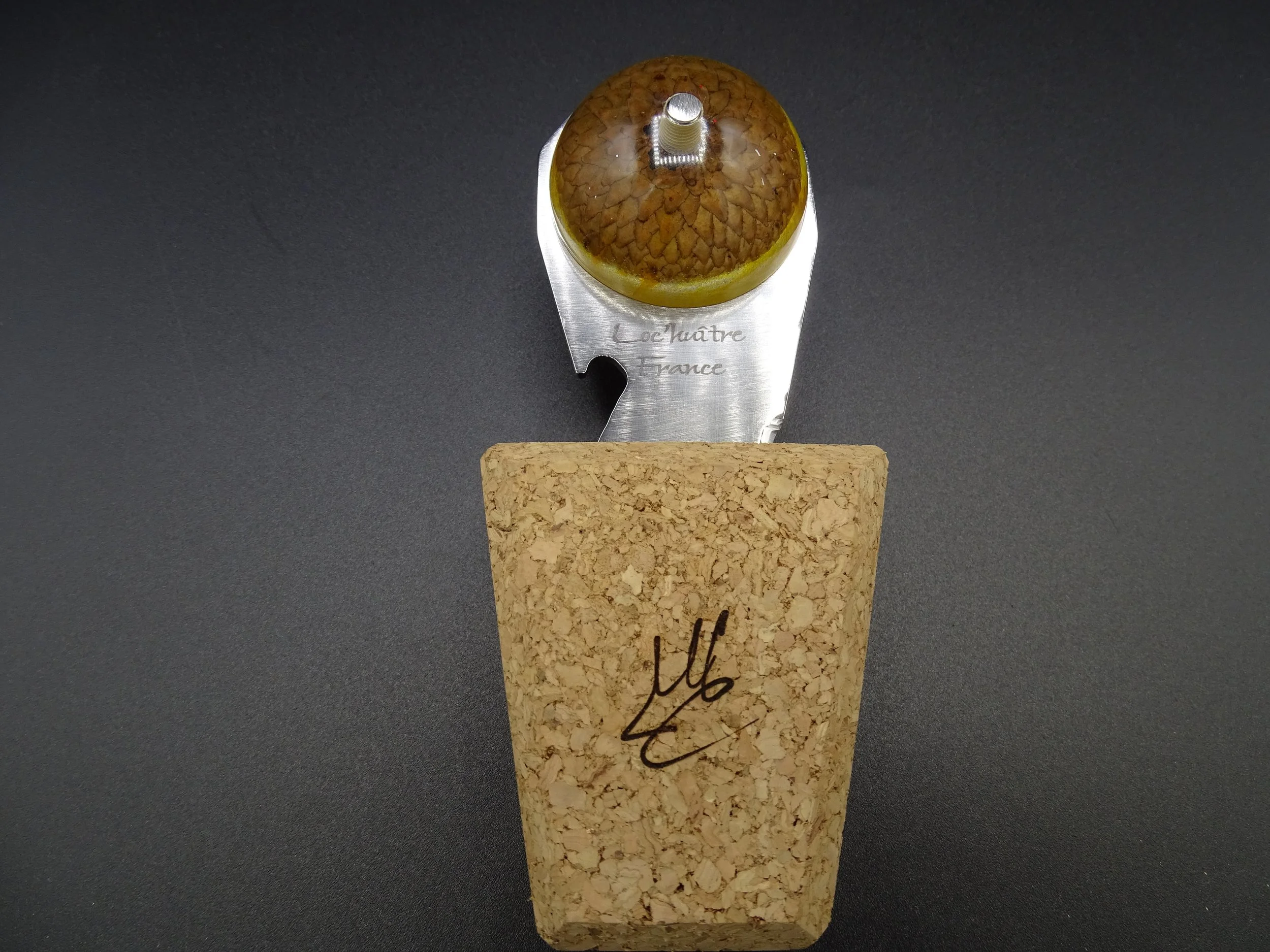 Couteau à huître avec décapsuleur