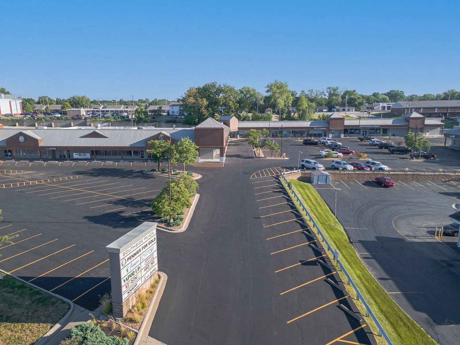 800-862-SW-Blue-Pky-Lees-Summit-MO-Building-Photo-3-LargeHighDefinition.jpg
