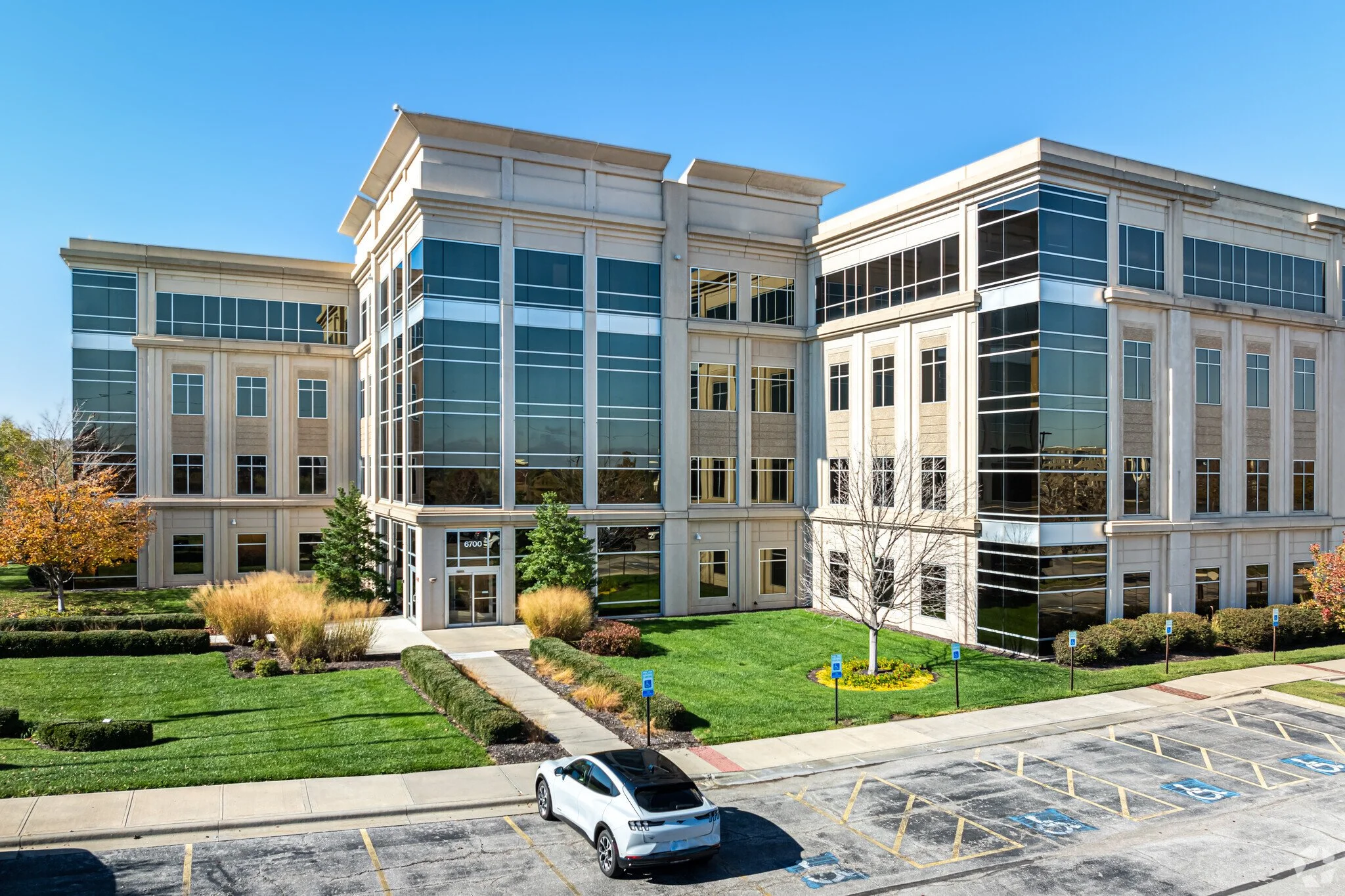 6700-W-115th-St-Overland-Park-KS-Building-Photo-3-LargeHighDefinition.jpg