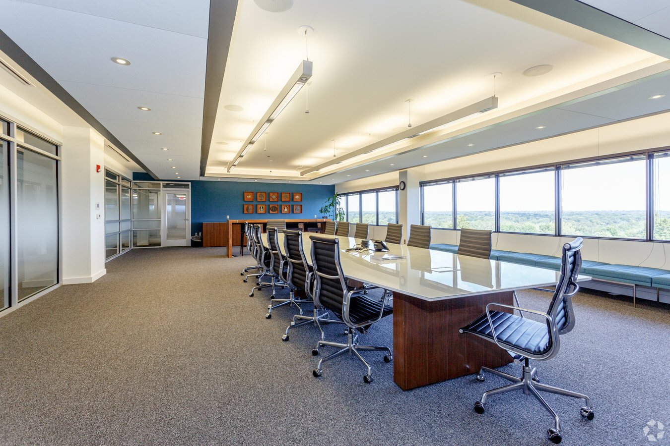10881-Lowell-Ave-Overland-Park-KS-Interior-Photo-7-LargeHighDefinition.jpg