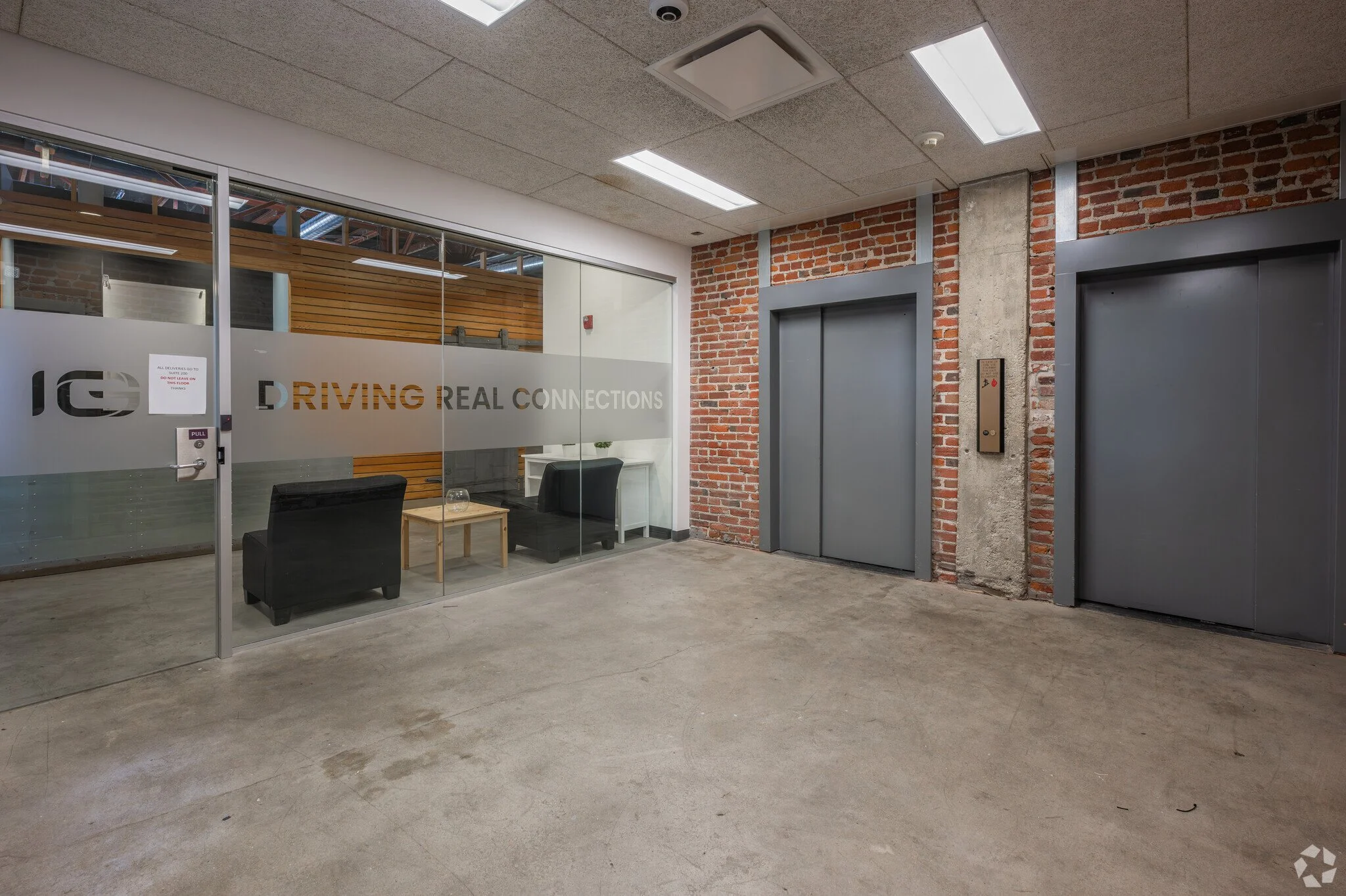 100-E-7th-St-Kansas-City-MO-Interior-Photo-24-LargeHighDefinition.jpg