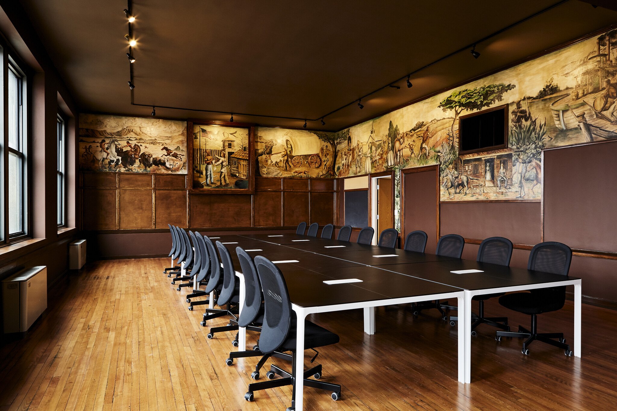 300-E-39th-St-Kansas-City-MO-Interior-Photo-9-LargeHighDefinition.jpg