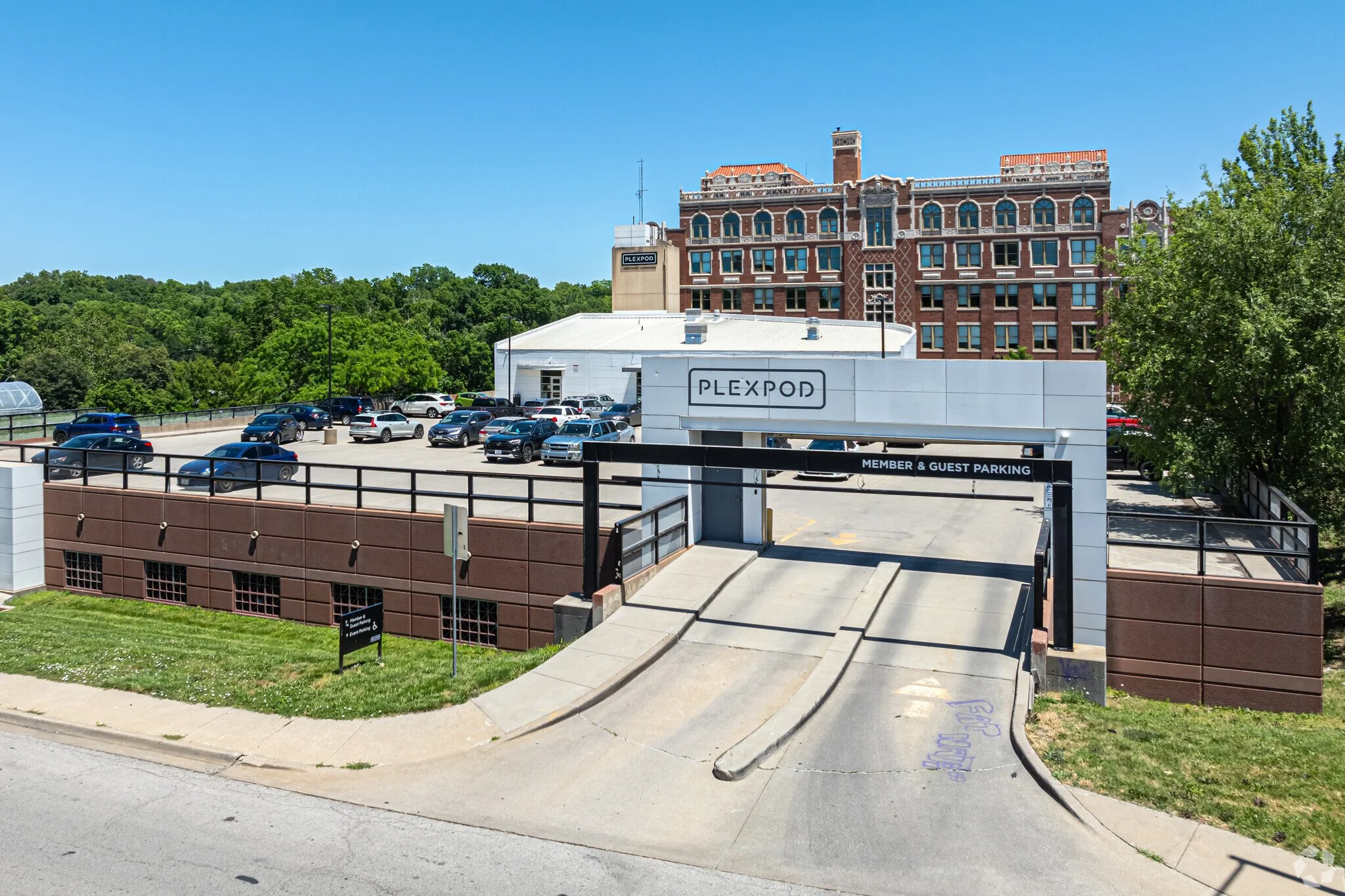 300-E-39th-St-Kansas-City-MO-Building-Photo-30-LargeHighDefinition.jpg