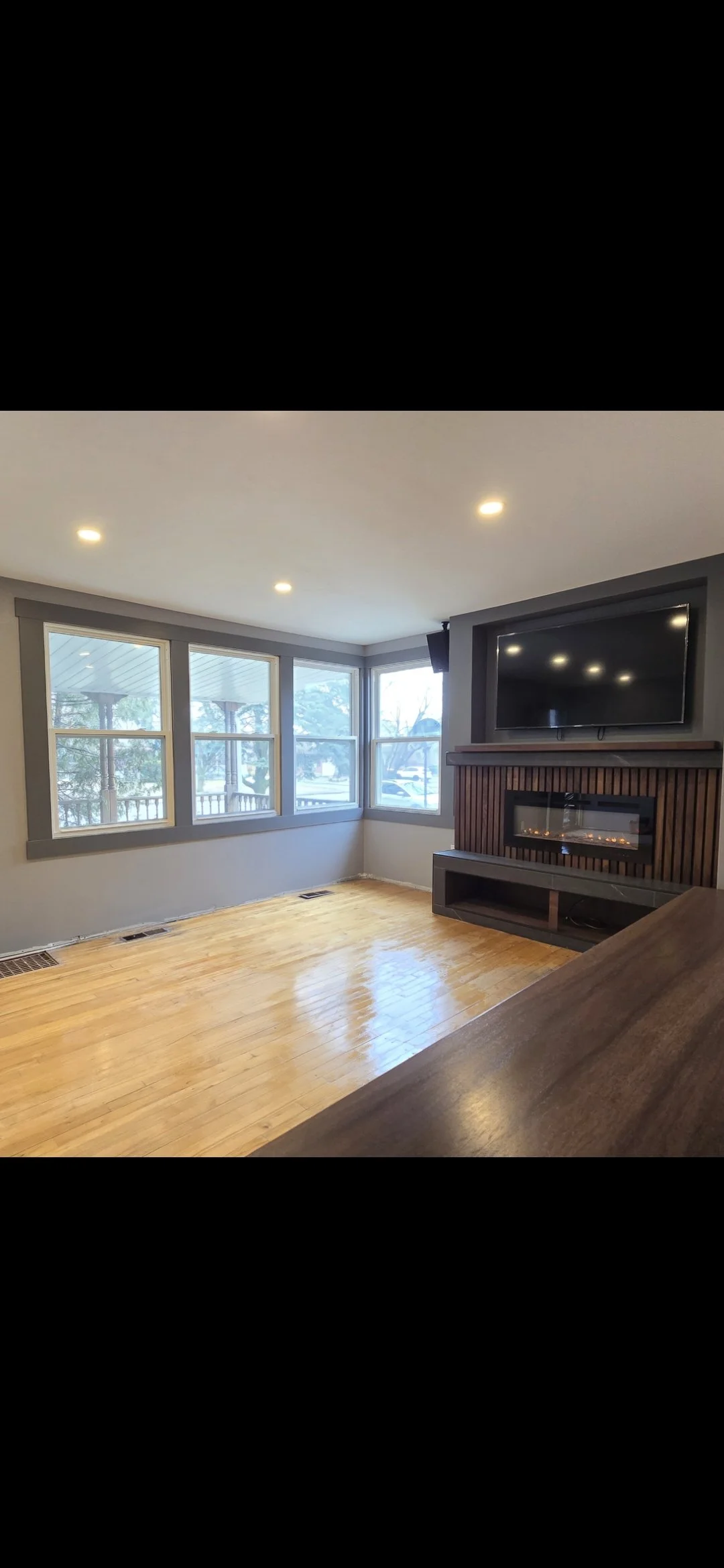 Custom Bartop, Feature Wall with Tv and Fireplace
