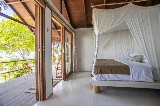 villa-aloita-bedroom-with-a-beachside-view.jpg