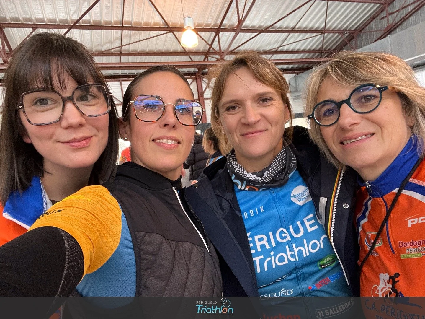 [LES &Eacute;QUIPES 10KM DU CANAL 👫] Derri&egrave;re chaque sourire, chaque dossard et chaque ravitaillement&hellip; il y a une &eacute;quipe incroyable 💙

Les b&eacute;n&eacute;voles, partenaires, services de secours et membres du club ont une nou