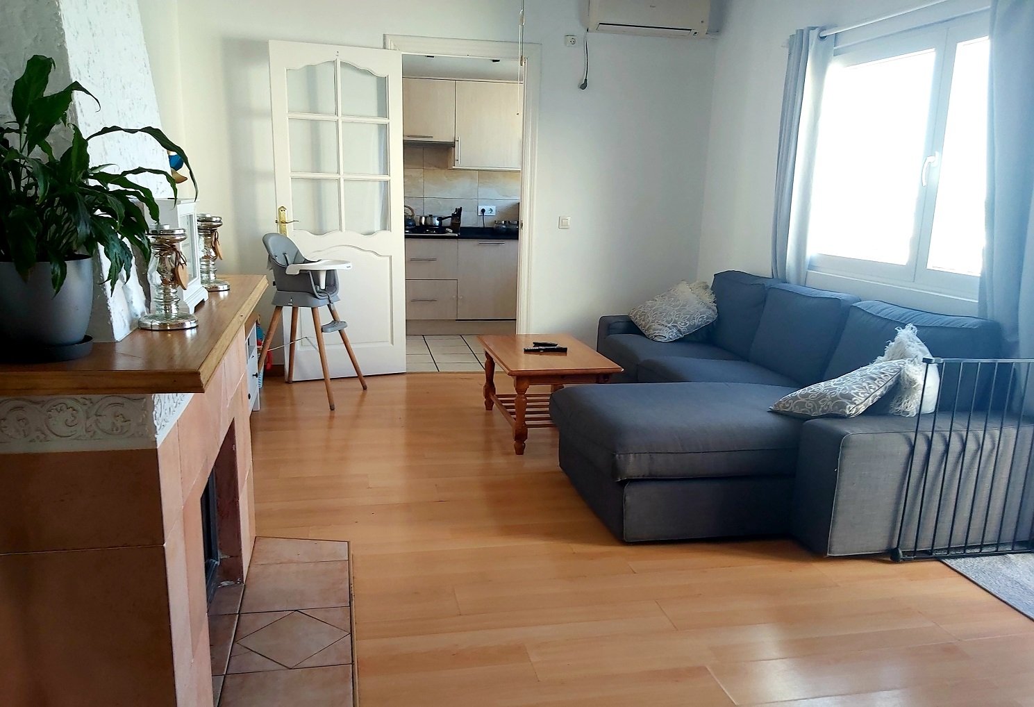 Livingroom Up.jpg
