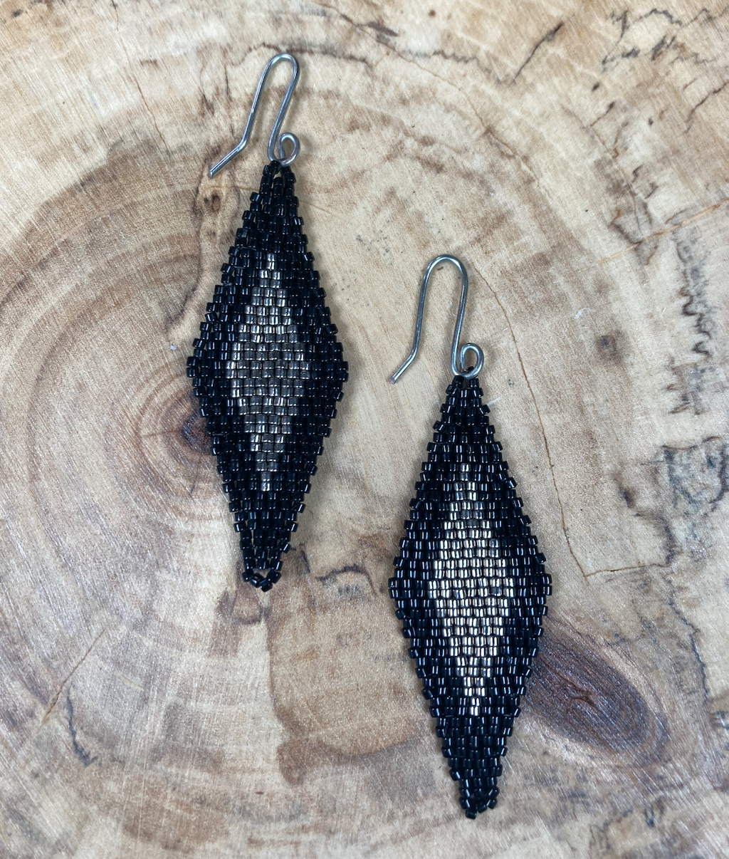 Woven beaded diamond-Silver and Black