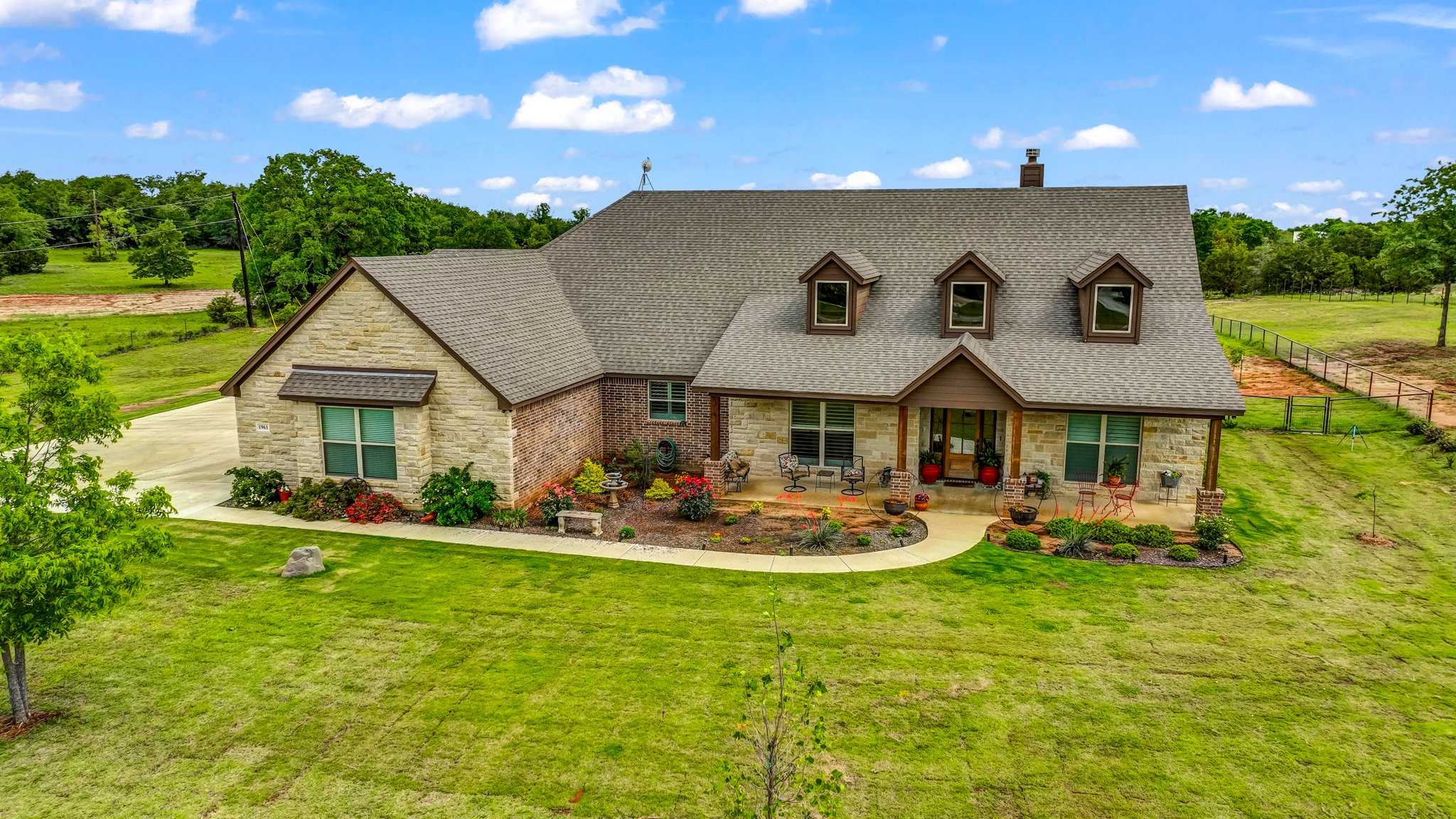 1961 McClendon Rd-2.jpg