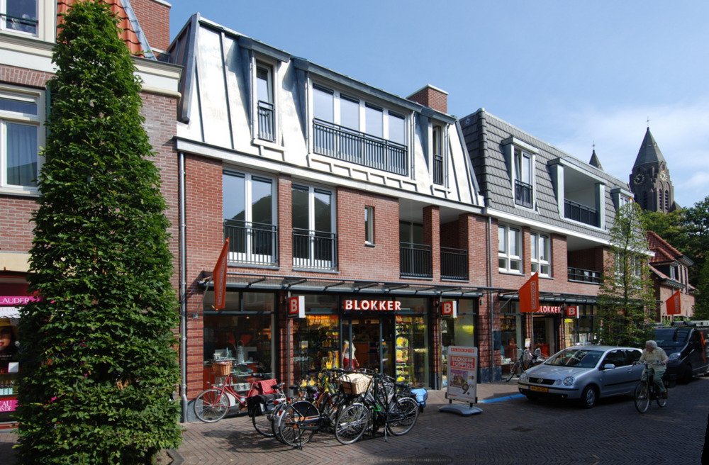 BLOKKER - Nieuwe weg, Laren