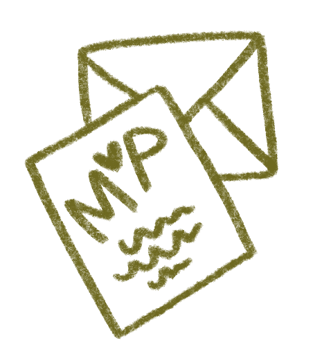 Carta y sobre en un color oscuro y linterna