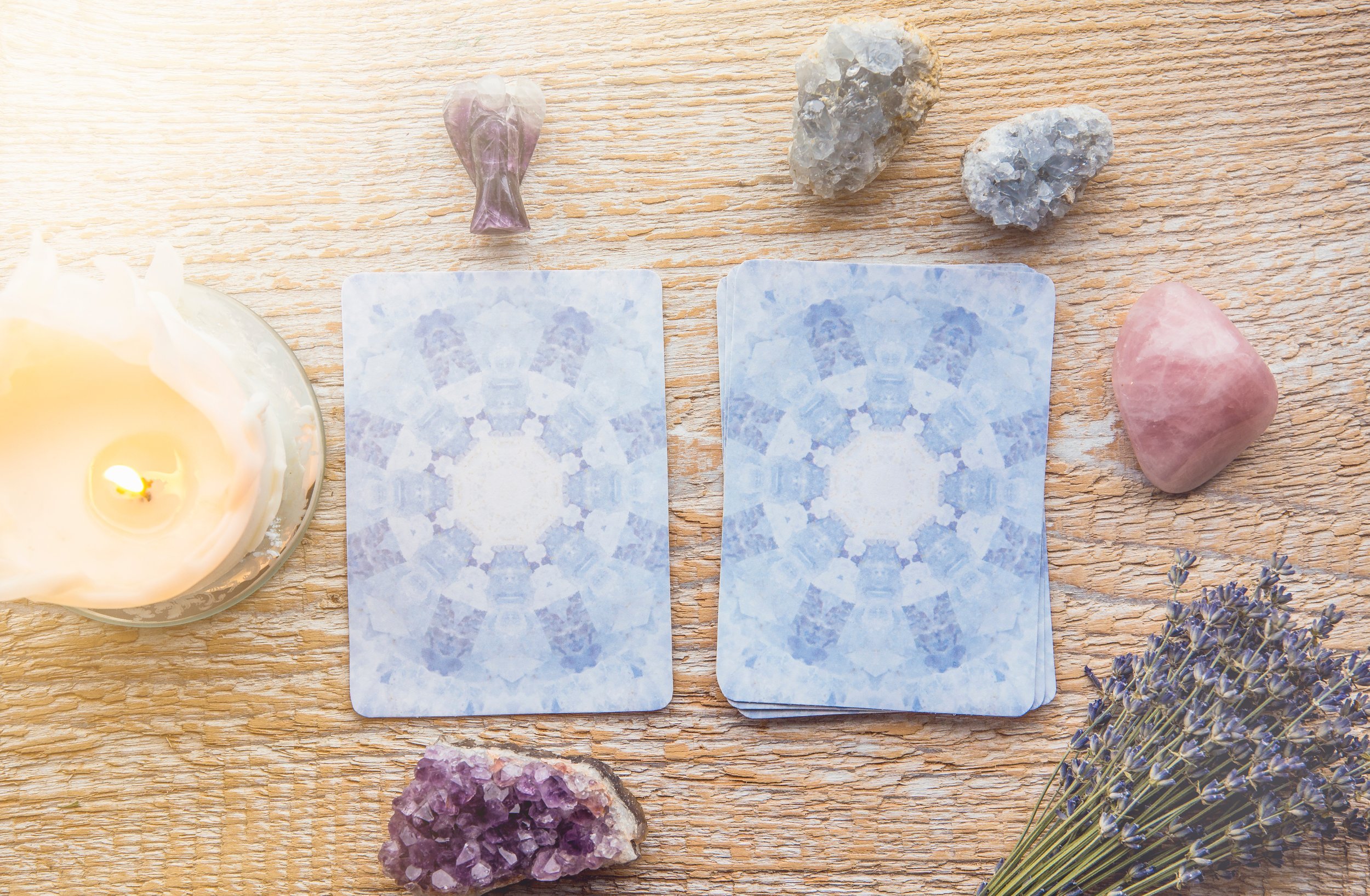 Intuitive Oracle and Tarot Reading