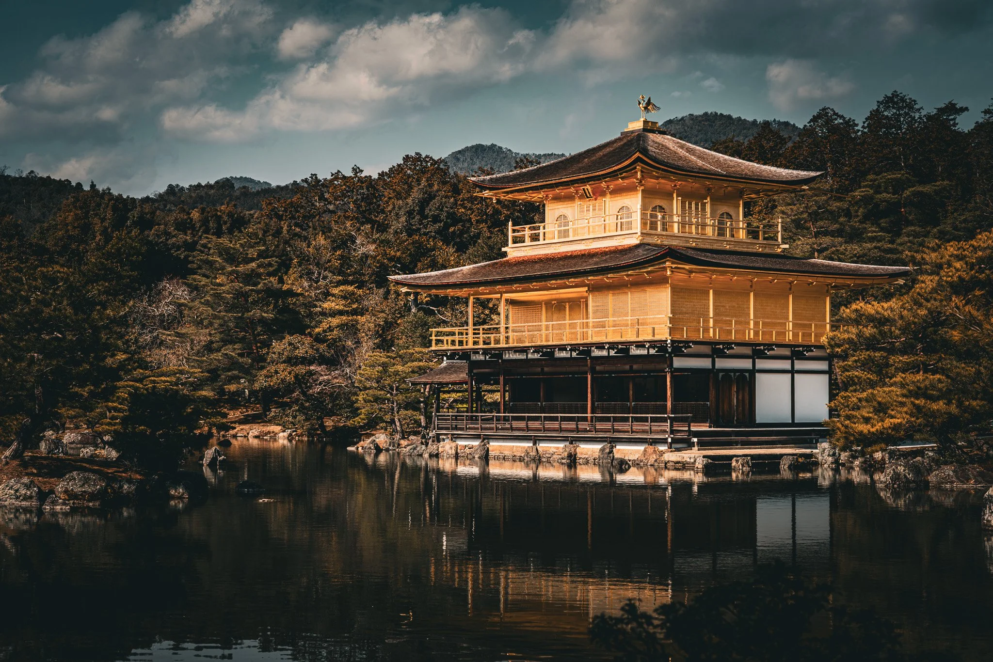 Kinkaku-ji.jpg