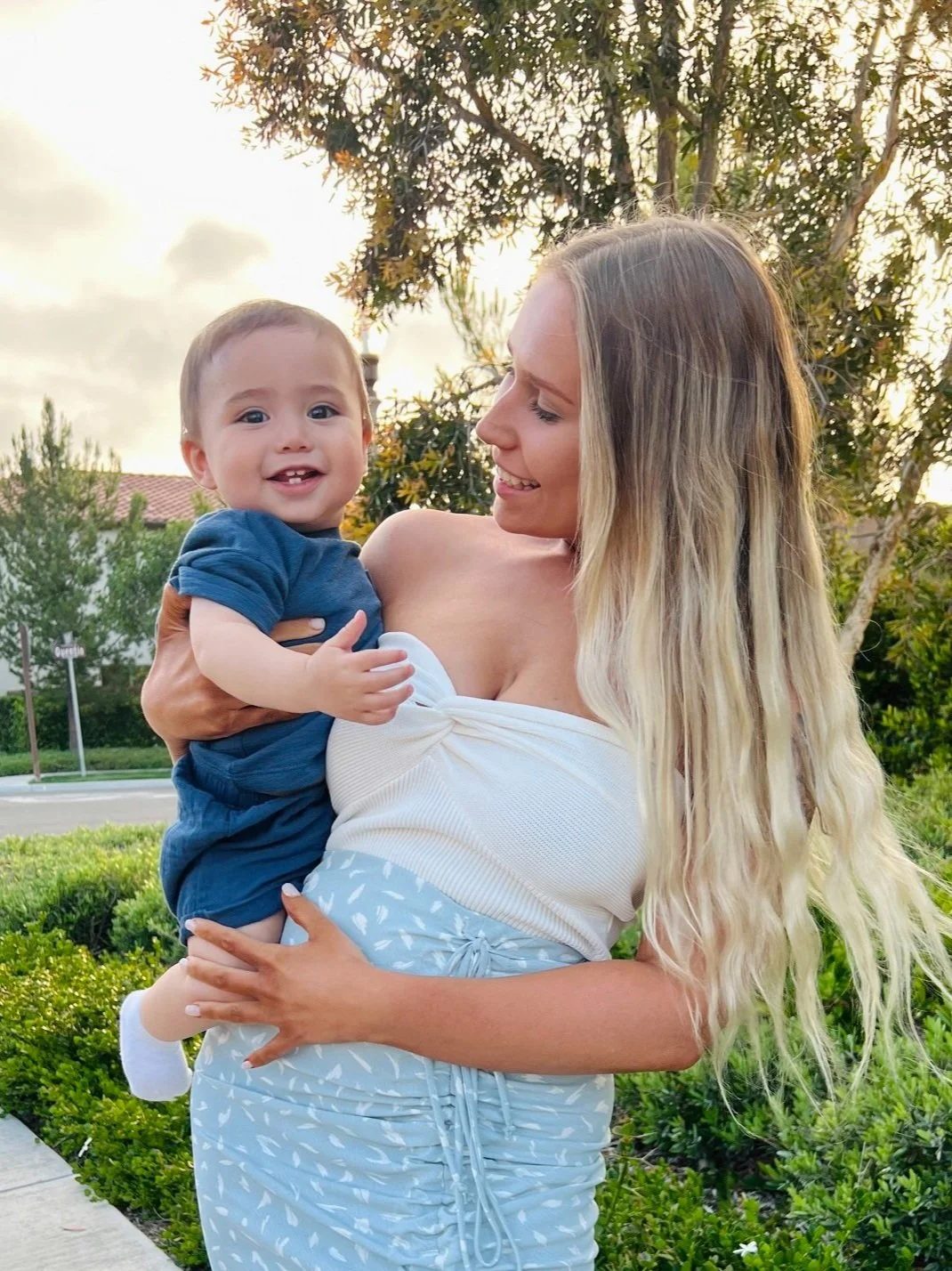 The Juggling Act of Being a Working Stay-at-Home Mom