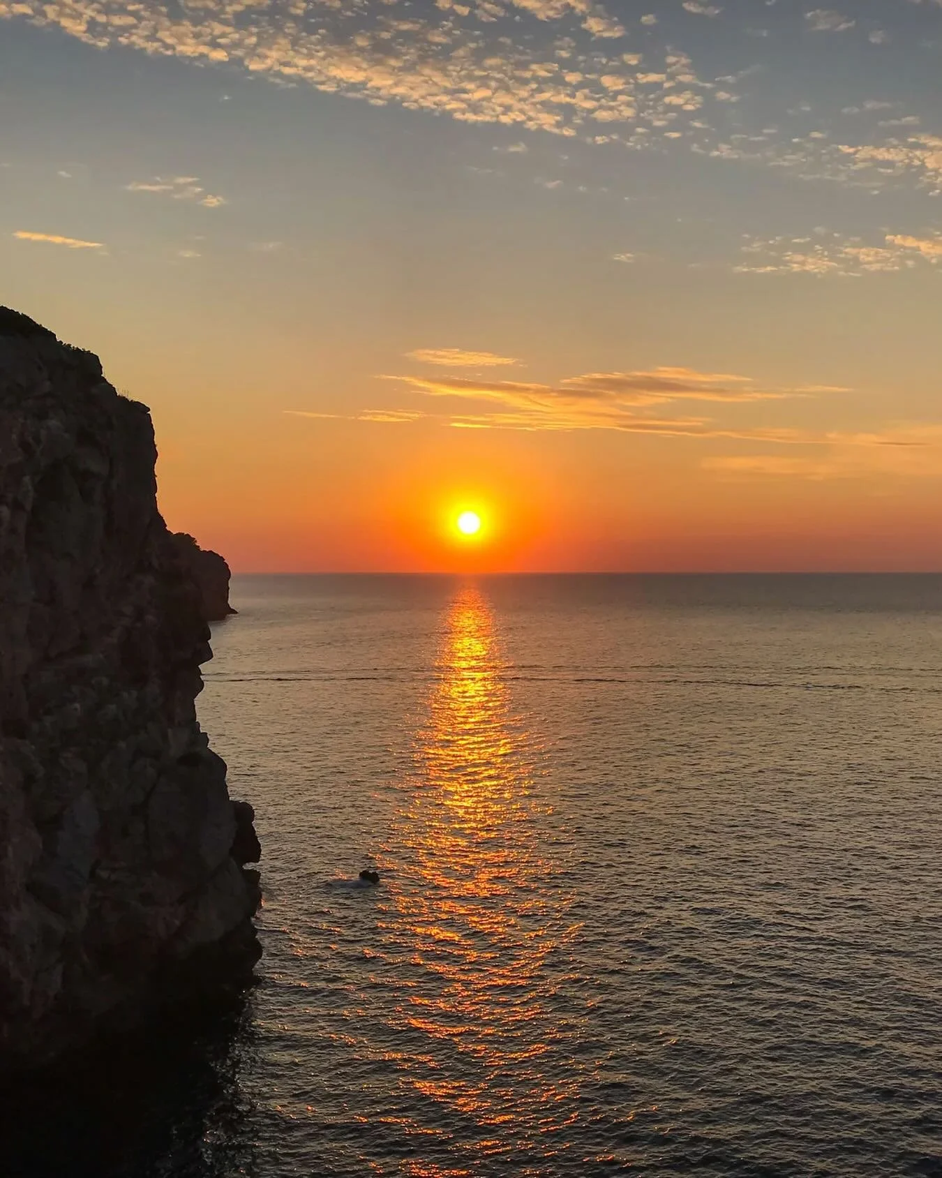 2026年的日全食将是本十年最壮观的天文奇观之一。最佳观测地？马略卡岛。

去年谁看了日食？还行吧。但我有个朋友专程驱车前往佛蒙特州观测日食——