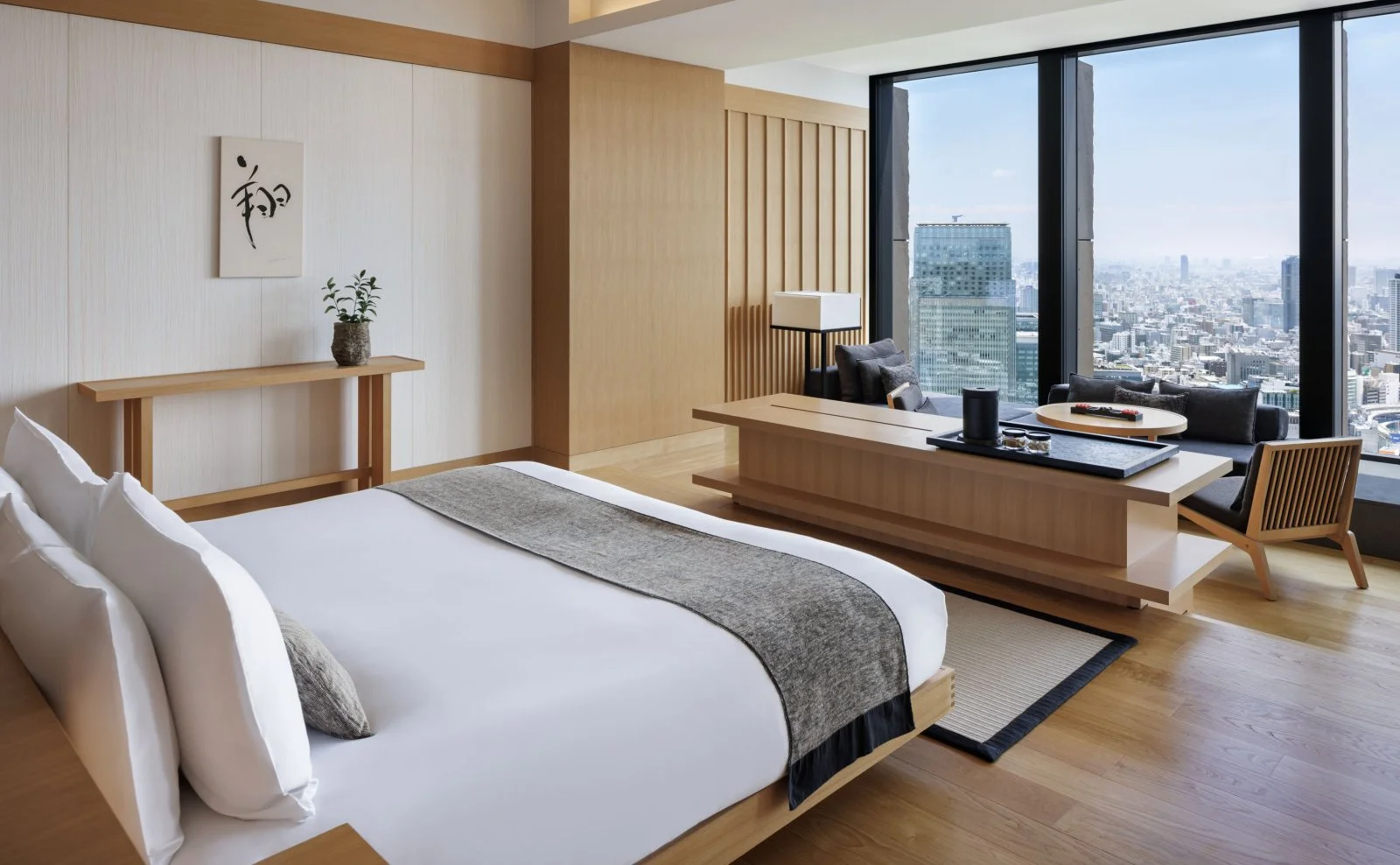aman_tokyo_tokyo_suite_bedroom_0.jpg